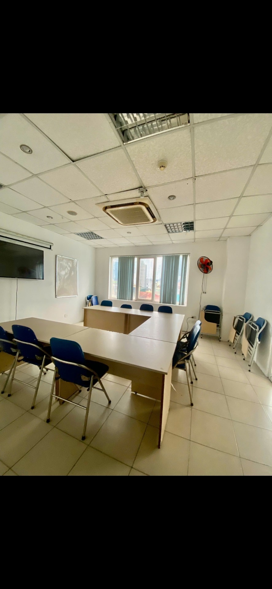 Bán nhà Lê Thanh Nghị - diện tích 451m2 9 tầng - Mặt tiền rộng, vỉa hè mênh mông - giá 295 tỷ