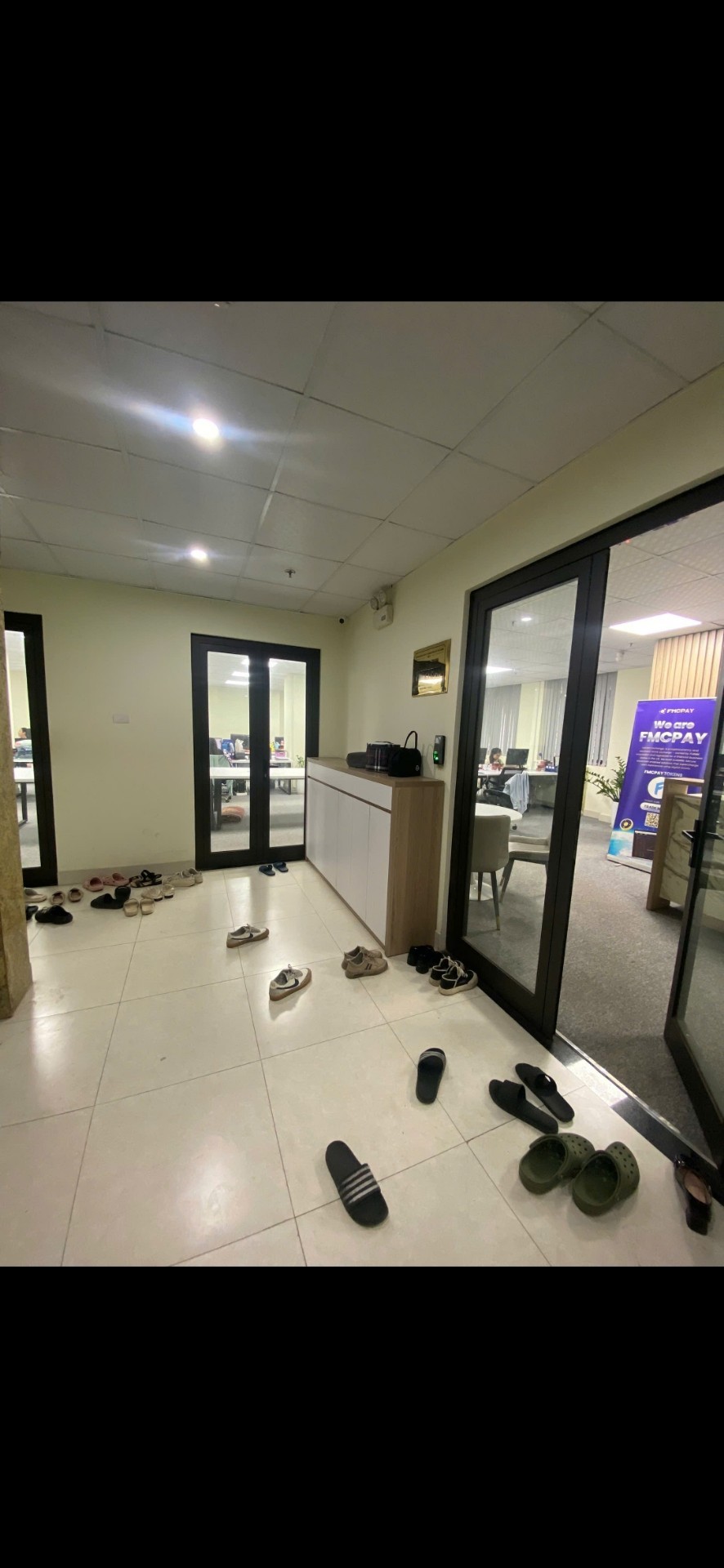 Bán nhà Lê Thanh Nghị - diện tích 451m2 9 tầng - Mặt tiền rộng, vỉa hè mênh mông - giá 295 tỷ