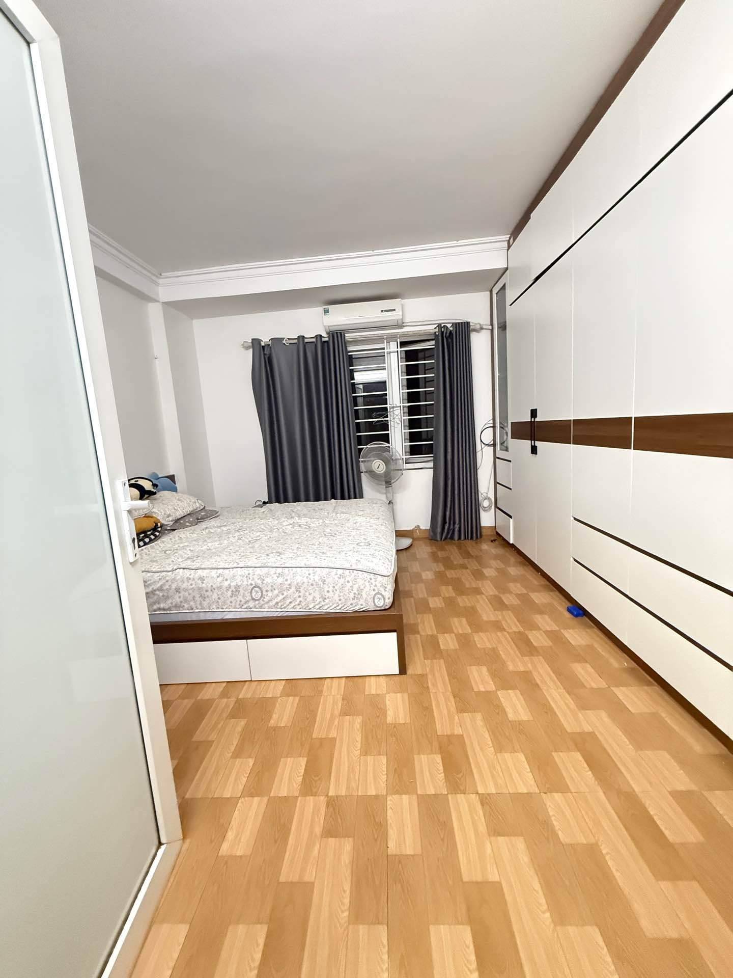 Bán nhà Phố Đại Đồng - diện tích 30m2 5 tầng - Nhà dân xây mới - giá 8,8 tỷ