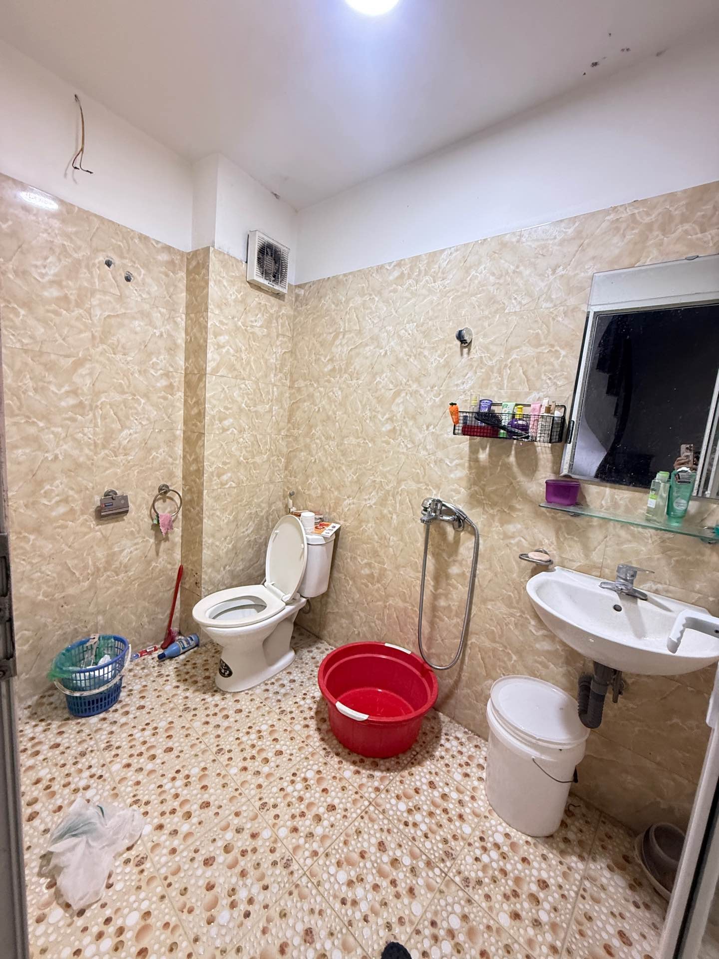 Bán nhà Phố Đại Đồng - diện tích 30m2 5 tầng - Nhà dân xây mới - giá 8,8 tỷ