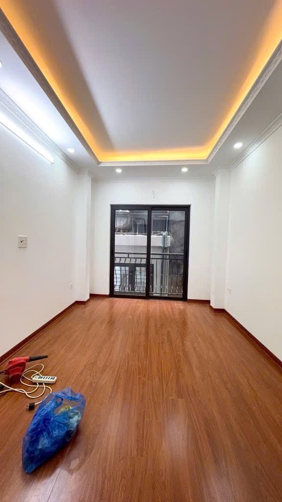 Bán nhà Thanh Nhàn - diện tích 24m2 4 tầng - ô tô tránh - giá 5,9 tỷ