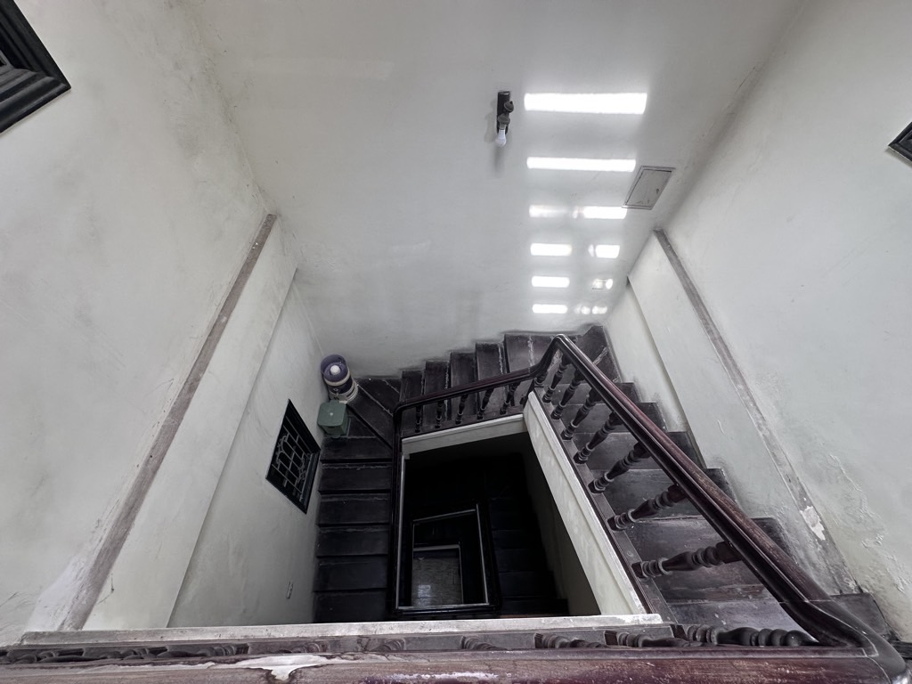 Bán nhà Hai Bà Trưng - diện tích 72m2 4 tầng - ô tô tránh - giá 16,9 tỷ