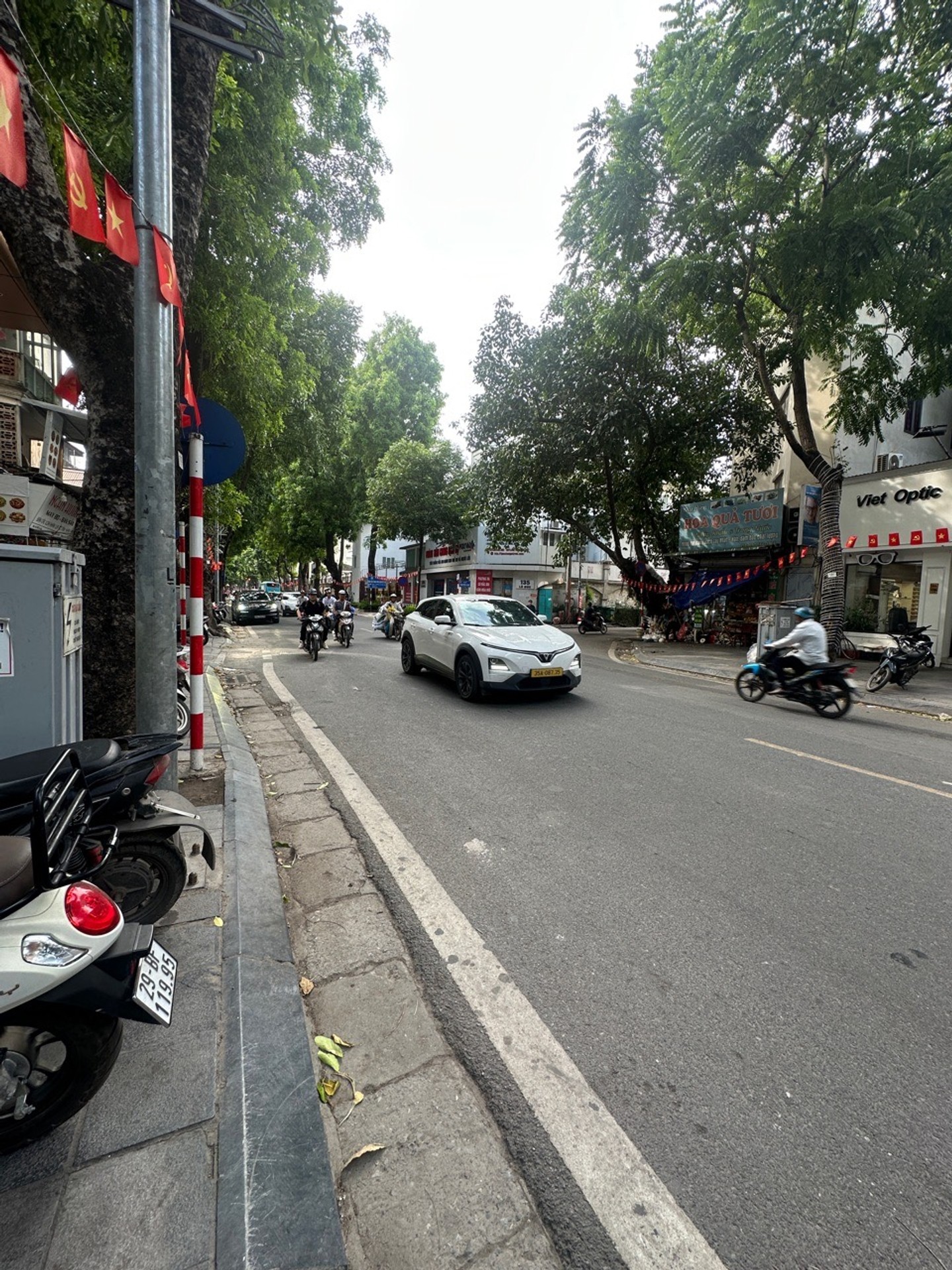 Bán nhà Lò Đúc - diện tích 13m2 1 tầng - Lô góc - giá 5 tỷ