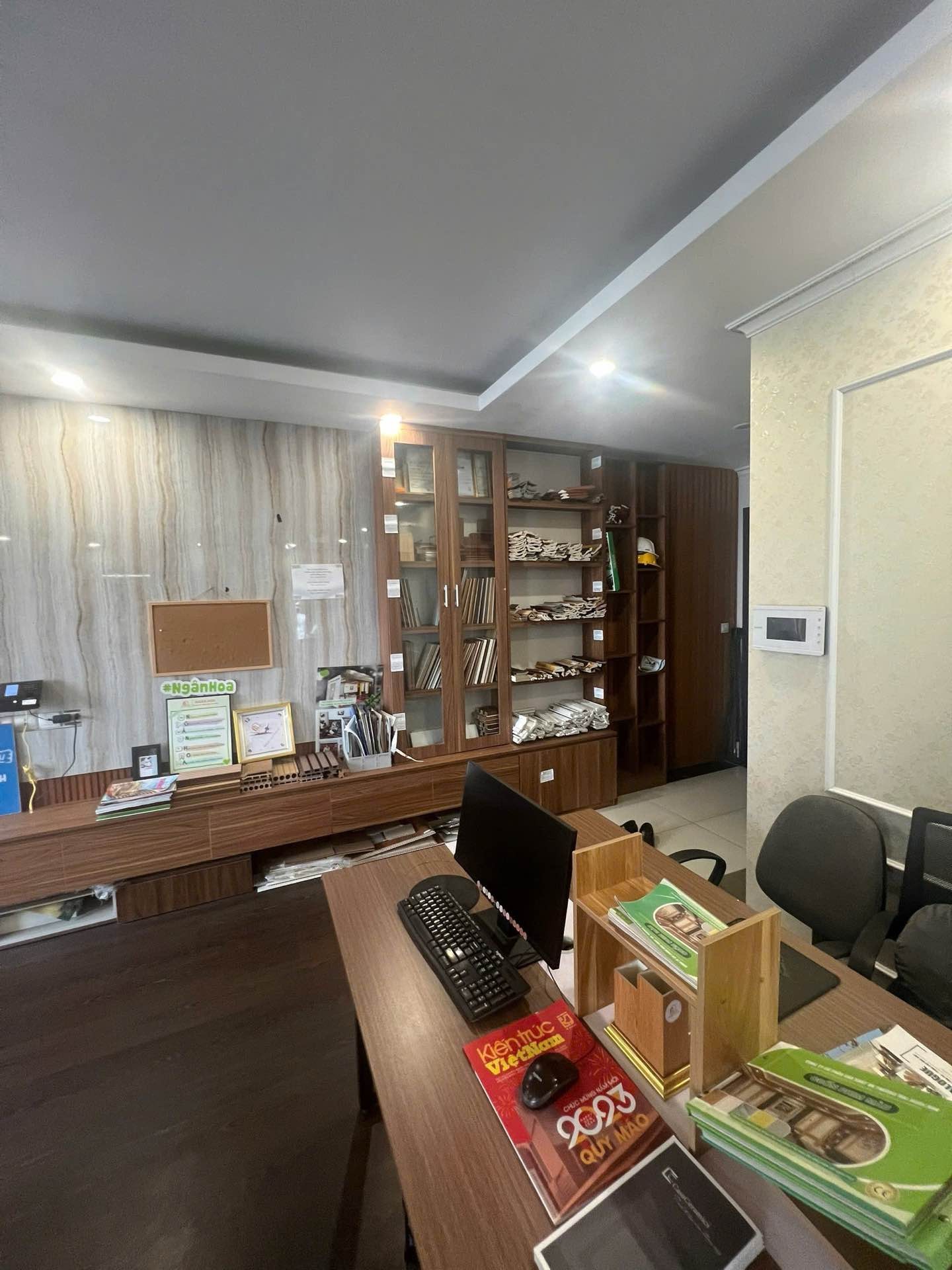 Bán nhà Minh Khai - diện tích 97m2 1 tầng - Căn hộ đẹp hiếm có - giá 12,1 tỷ
