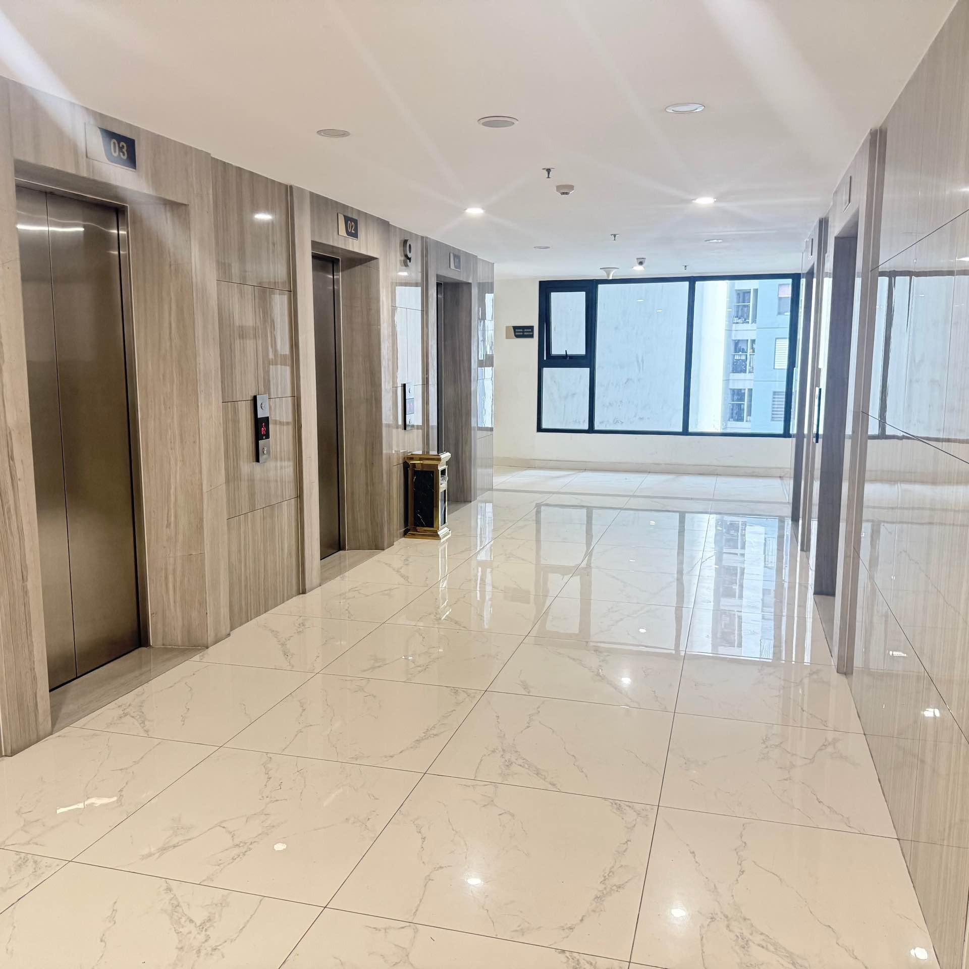Bán nhà Minh Khai - diện tích 97m2 1 tầng - Căn hộ đẹp hiếm có - giá 12,1 tỷ