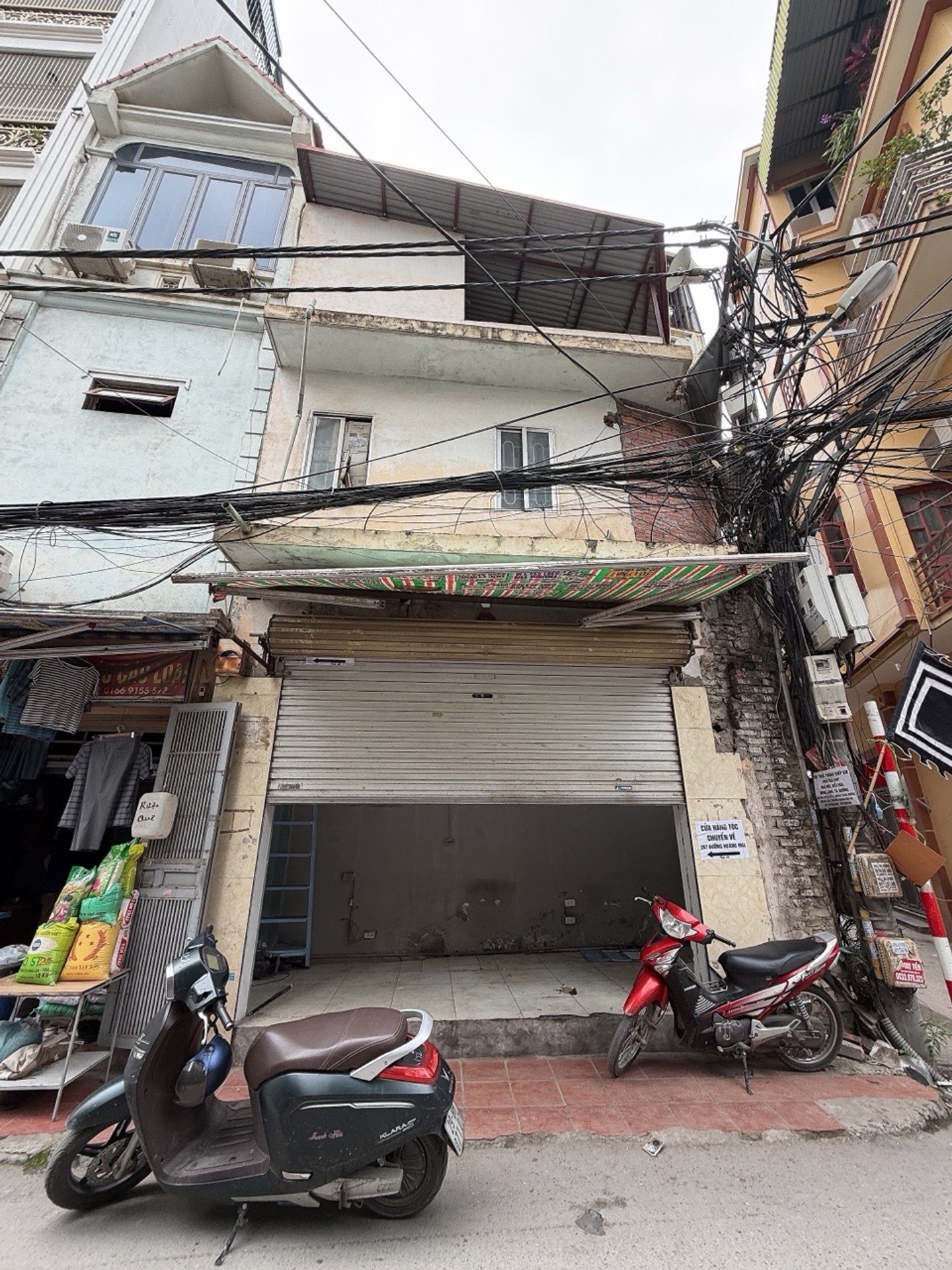 Bán nhà Hoàng Mai - diện tích 13m2 3 tầng - Lô góc 2 mặt thoáng kinh doanh - giá 2 tỷ