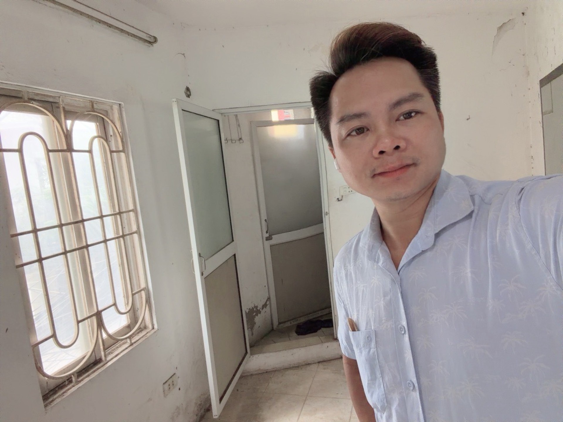 Bán nhà Hoàng Mai - diện tích 13m2 3 tầng - Lô góc 2 mặt thoáng kinh doanh - giá 2 tỷ