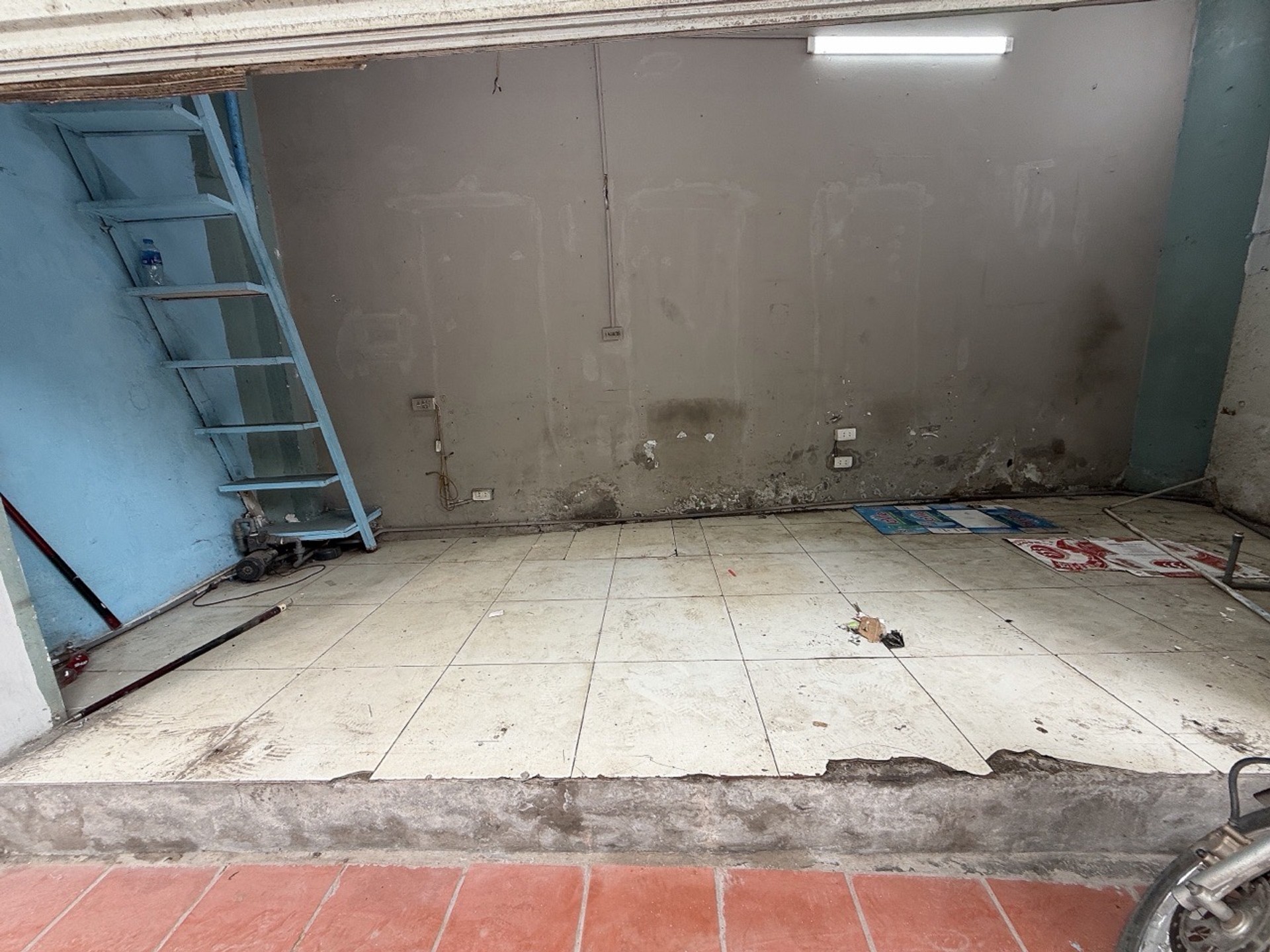 Bán nhà Hoàng Mai - diện tích 13m2 3 tầng - Lô góc 2 mặt thoáng kinh doanh - giá 2 tỷ