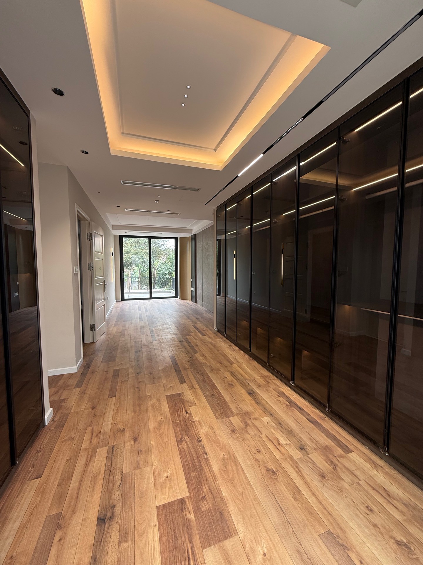 Bán nhà Đường 3-1 - diện tích 119m2 4 tầng - Nhà đẹp hiếm có - giá 38,8 tỷ