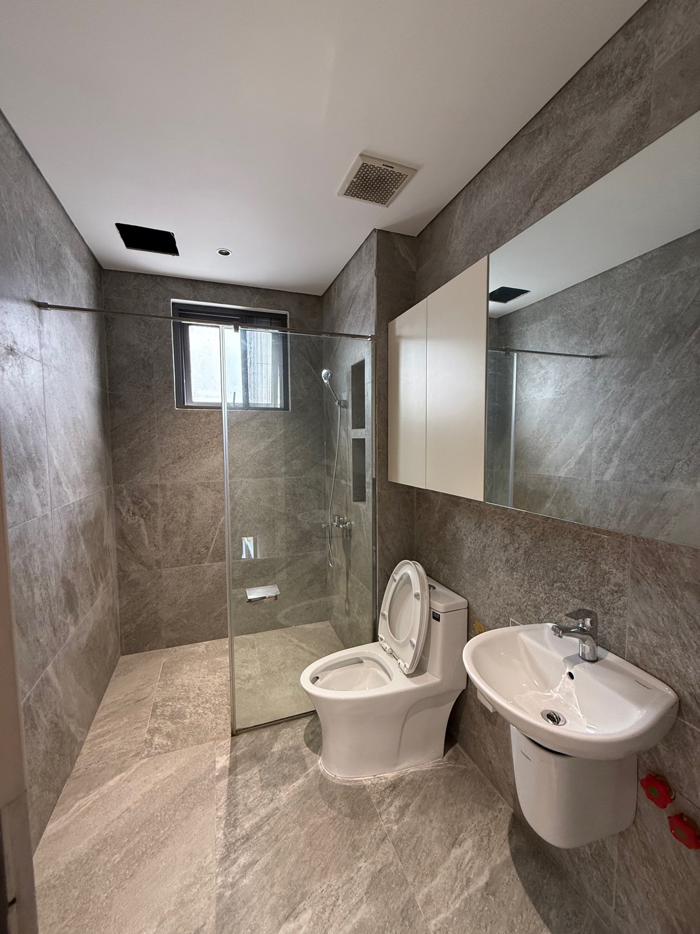 Bán nhà Đường 3-1 - diện tích 119m2 4 tầng - Nhà đẹp hiếm có - giá 38,8 tỷ