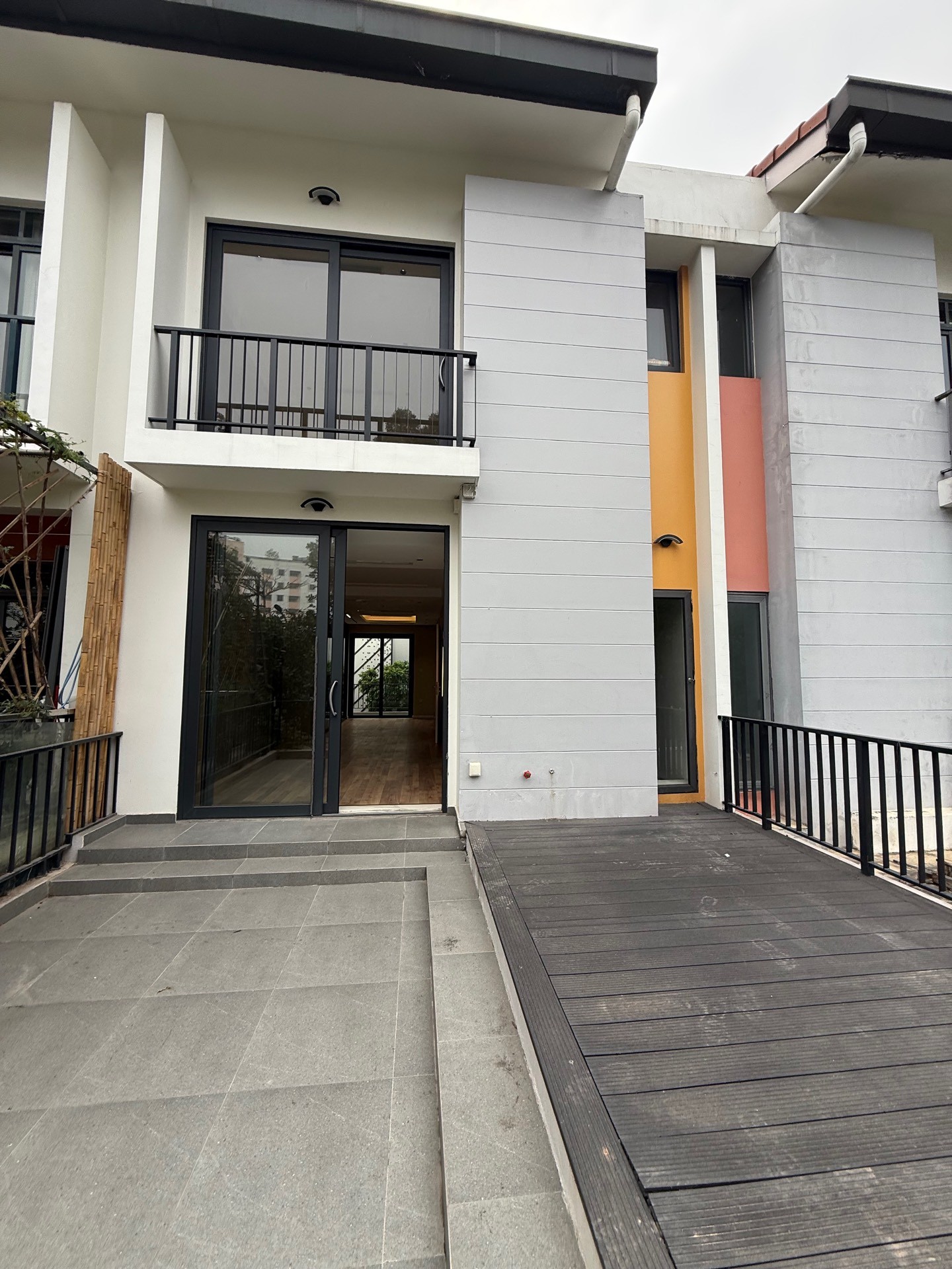 Bán nhà Đường 3-1 - diện tích 119m2 4 tầng - Nhà đẹp hiếm có - giá 38,8 tỷ