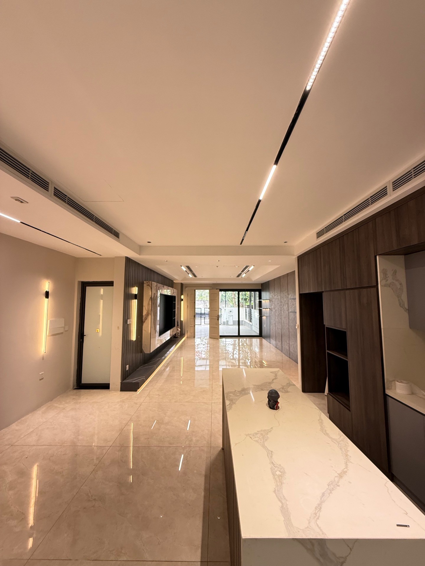 Bán nhà Đường 3-1 - diện tích 119m2 4 tầng - Nhà đẹp hiếm có - giá 38,8 tỷ