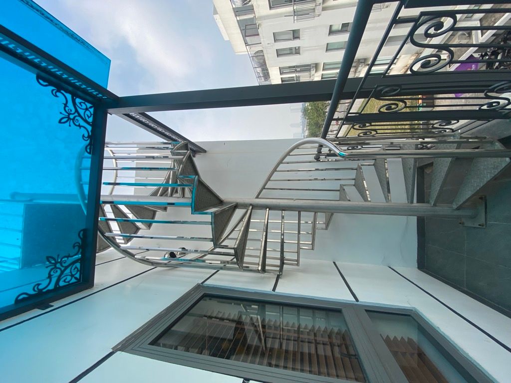 Bán nhà Khu C The Manor Nguyễn Xiển - diện tích 160m2 4 tầng - 2 mặt thoáng - giá 65 tỷ