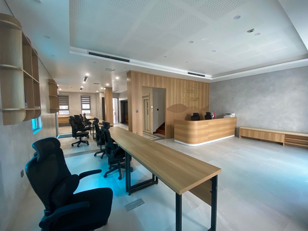 Bán nhà Khu C The Manor Nguyễn Xiển - diện tích 160m2 4 tầng - 2 mặt thoáng - giá 65 tỷ