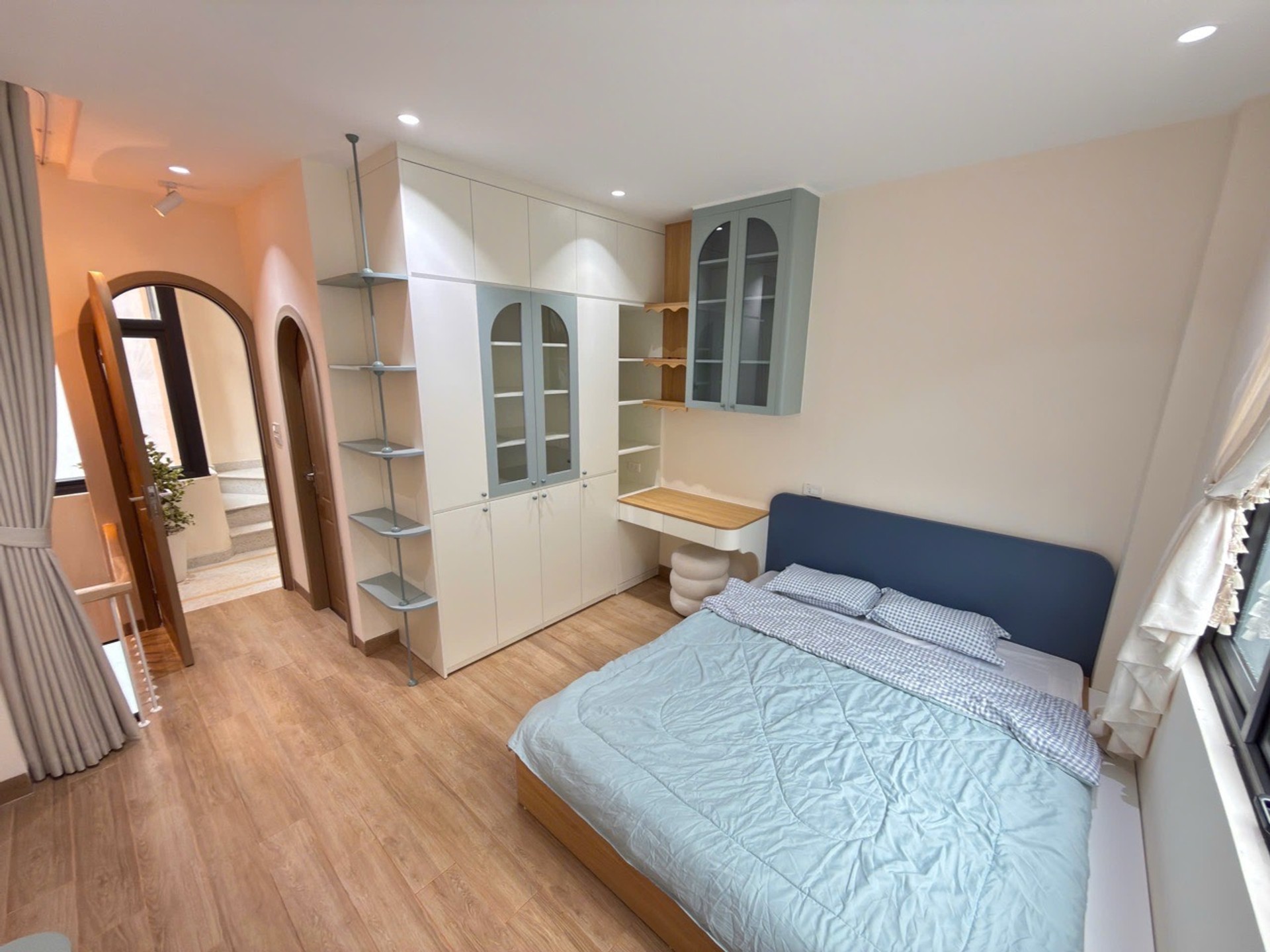 Bán nhà Vũ Tông Phan - diện tích 26m2 5 tầng - Nhà xây mới full nội thất - giá 7,35 tỷ
