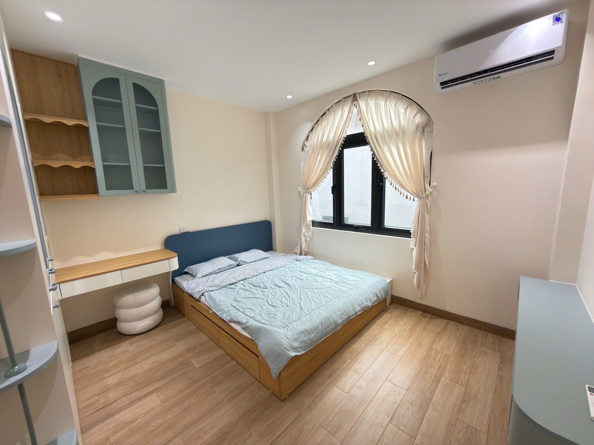 Bán nhà Vũ Tông Phan - diện tích 26m2 5 tầng - Nhà xây mới full nội thất - giá 7,35 tỷ