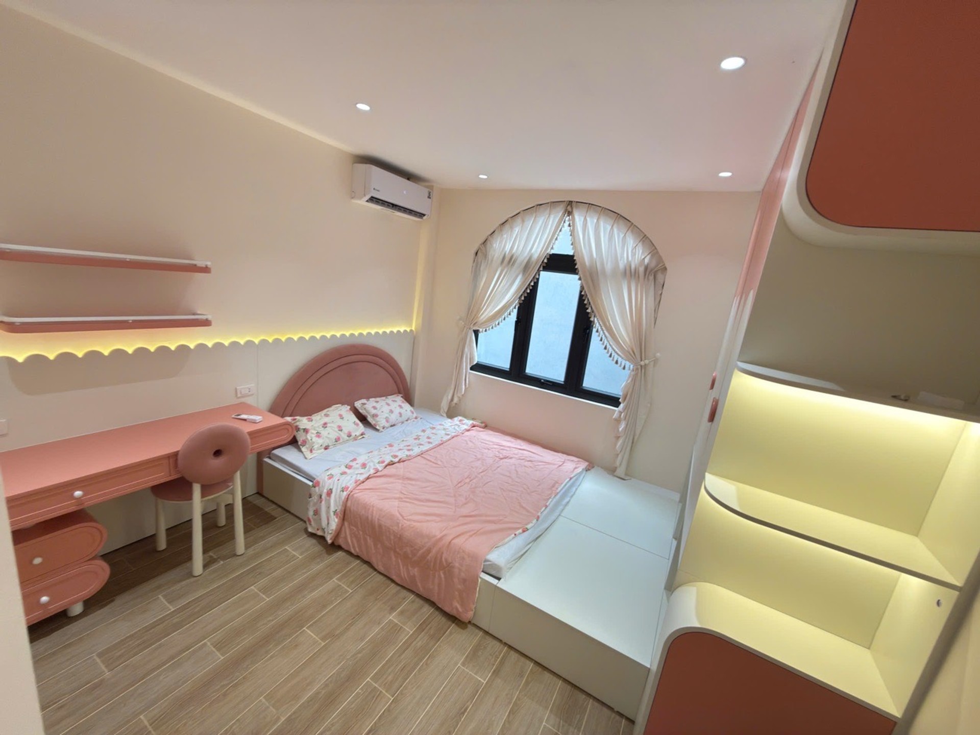 Bán nhà Vũ Tông Phan - diện tích 26m2 5 tầng - Nhà xây mới full nội thất - giá 7,35 tỷ