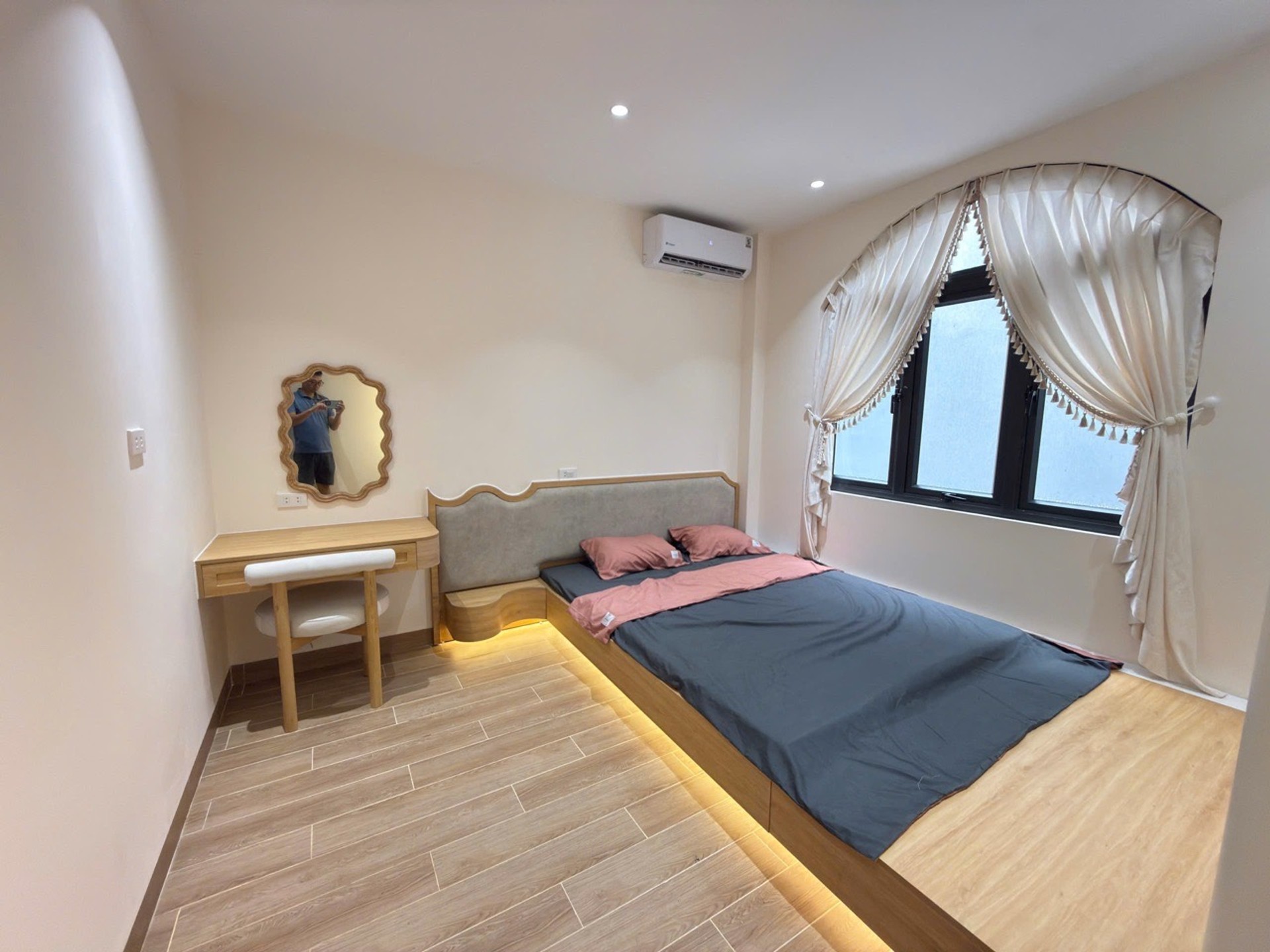 Bán nhà Vũ Tông Phan - diện tích 26m2 5 tầng - Nhà xây mới full nội thất - giá 7,35 tỷ