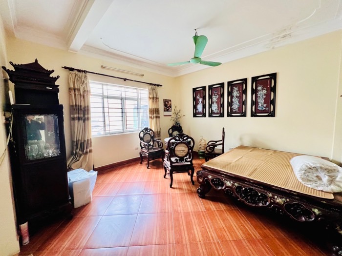 Bán nhà Hồng Hà - diện tích 182m2 3 tầng - Ô tô tránh - giá 57 tỷ