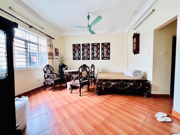 Bán nhà Hồng Hà - diện tích 182m2 3 tầng - Ô tô tránh - giá 57 tỷ