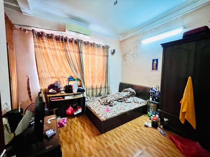 Bán nhà Hồng Hà - diện tích 182m2 3 tầng - Ô tô tránh - giá 57 tỷ