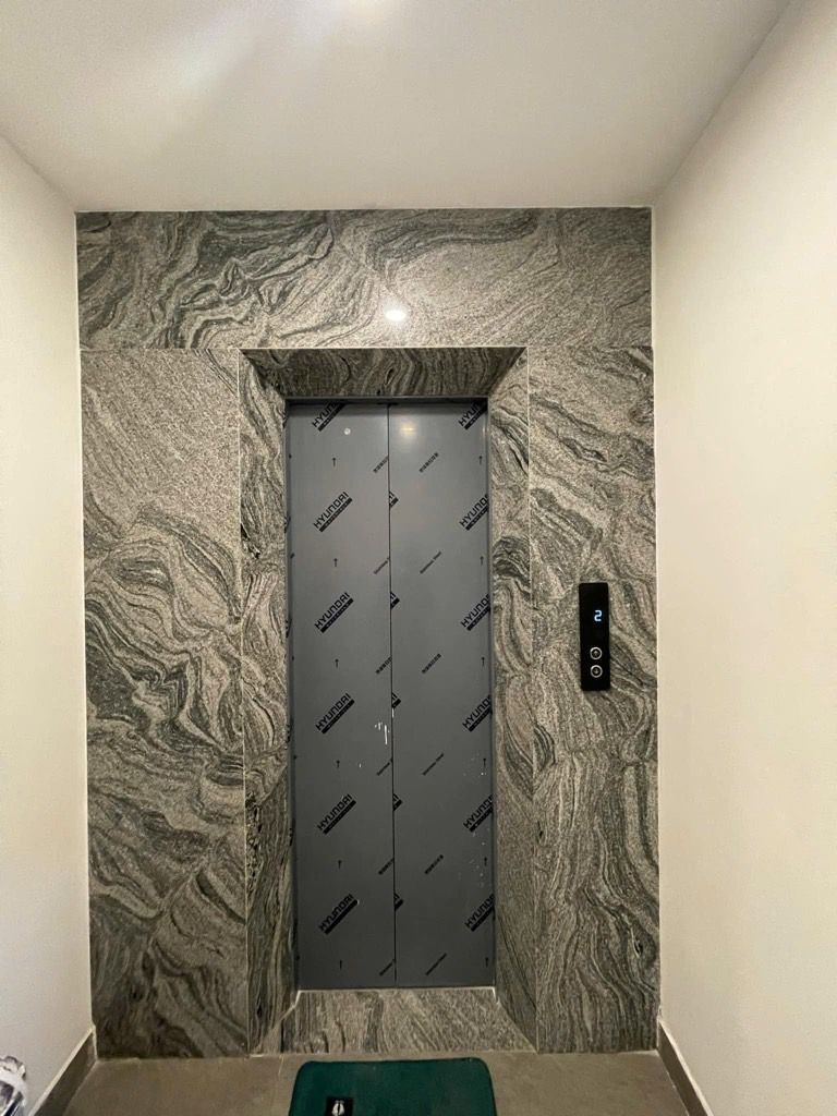 Bán nhà Đầm Trấu - diện tích 48m2 6 tầng - Ô TÔ ĐỖ CỬA - giá 15,95 tỷ