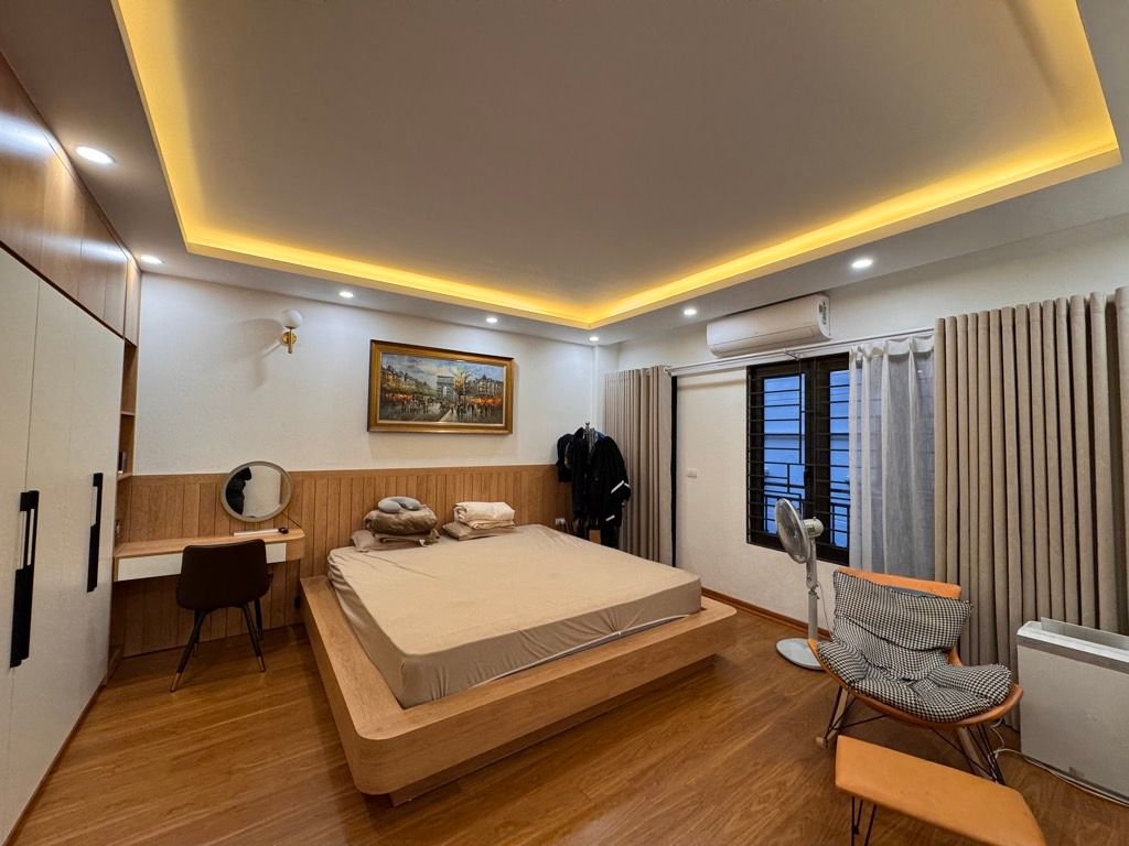 Bán nhà Đầm Trấu - diện tích 48m2 6 tầng - Ô TÔ ĐỖ CỬA - giá 15,95 tỷ
