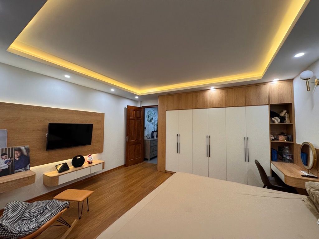 Bán nhà Đầm Trấu - diện tích 48m2 6 tầng - Ô TÔ ĐỖ CỬA - giá 15,95 tỷ