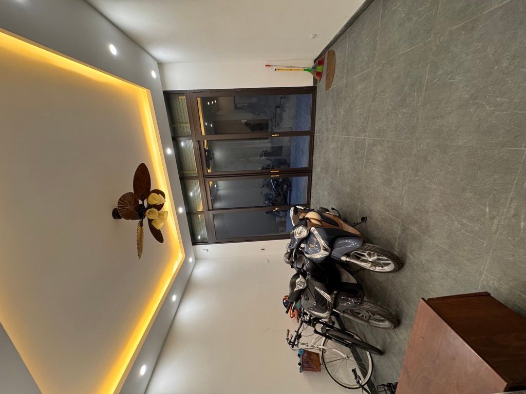 Bán nhà Đầm Trấu - diện tích 48m2 6 tầng - Ô TÔ ĐỖ CỬA - giá 15,95 tỷ