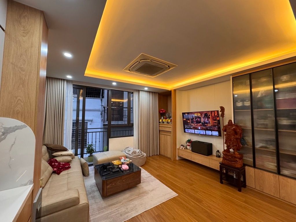 Bán nhà Đầm Trấu - diện tích 48m2 6 tầng - Ô TÔ ĐỖ CỬA - giá 15,95 tỷ