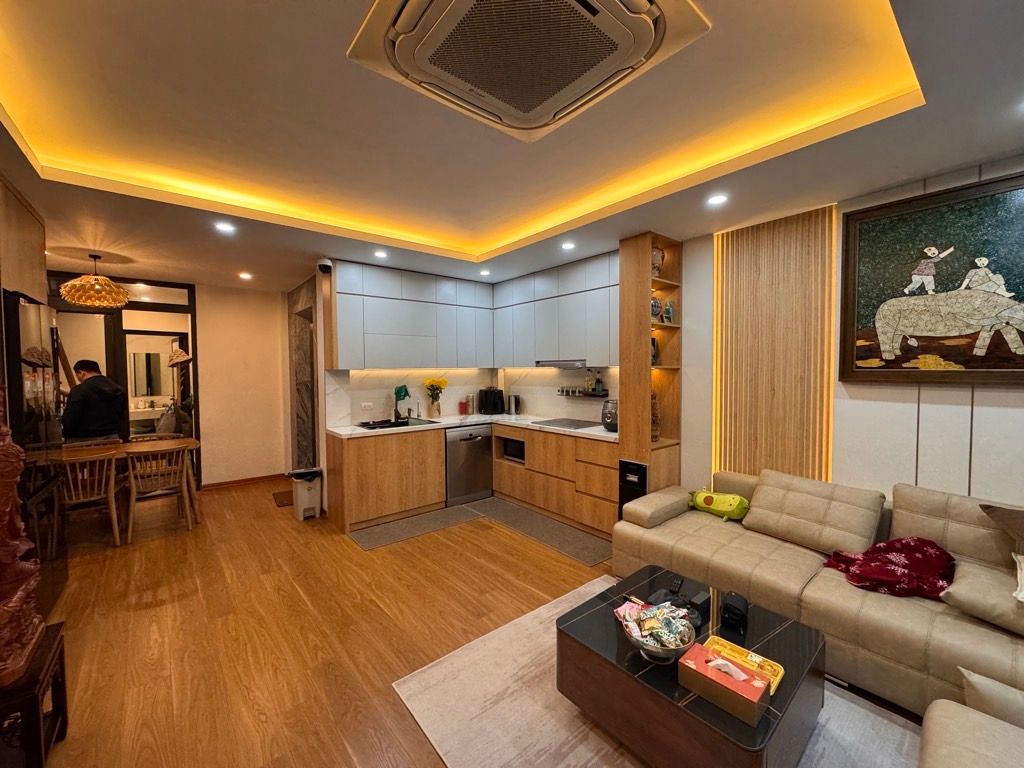 Bán nhà Đầm Trấu - diện tích 48m2 6 tầng - Ô TÔ ĐỖ CỬA - giá 15,95 tỷ