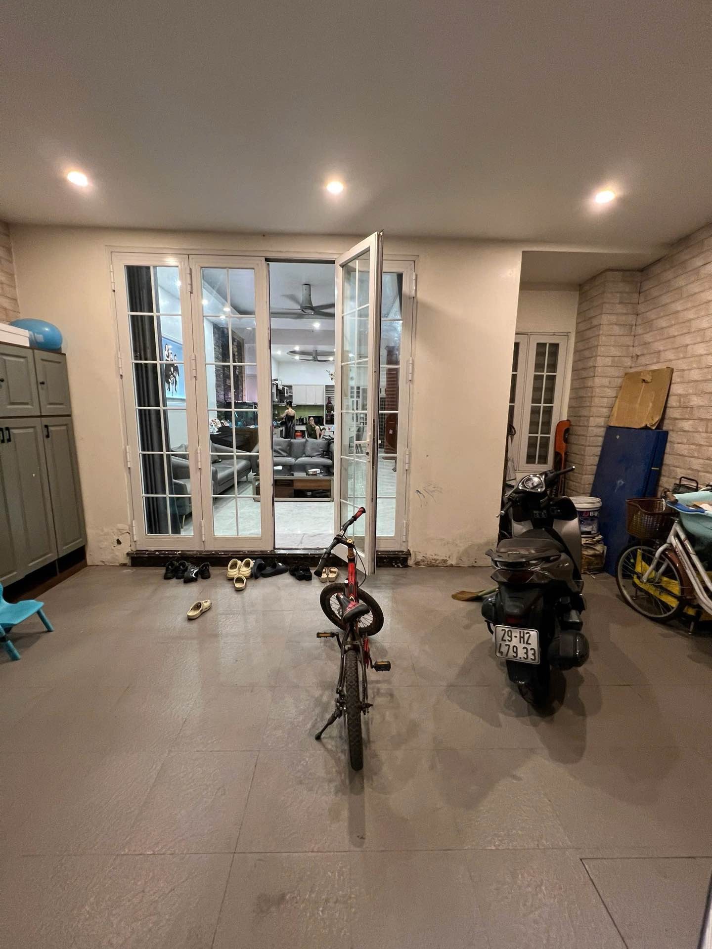 Bán nhà Trịnh Đình Cửu - diện tích 96m2 4 tầng - Nhà đẹp hiếm có - giá 20,5 tỷ