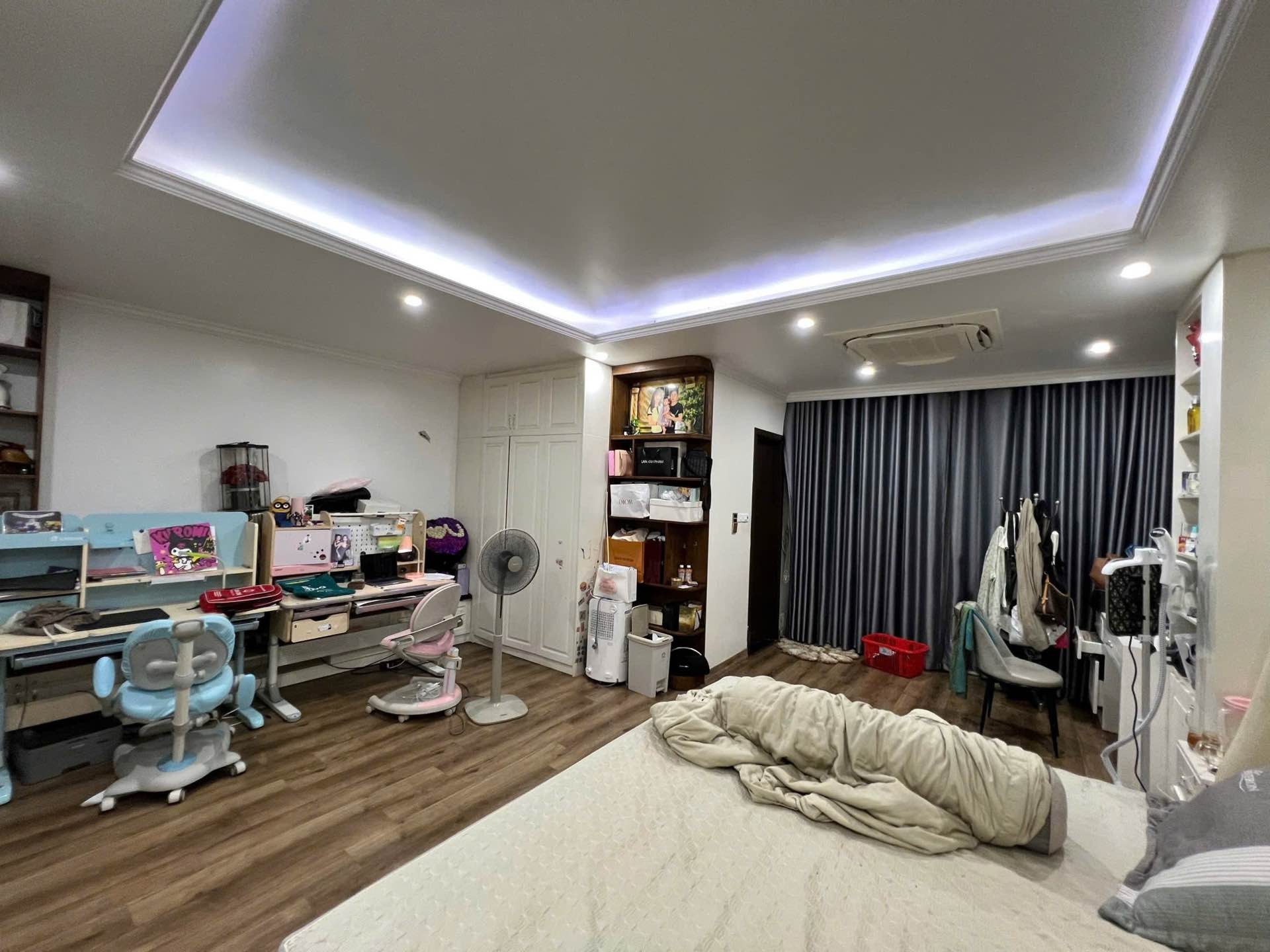 Bán nhà Trịnh Đình Cửu - diện tích 96m2 4 tầng - Nhà đẹp hiếm có - giá 20,5 tỷ