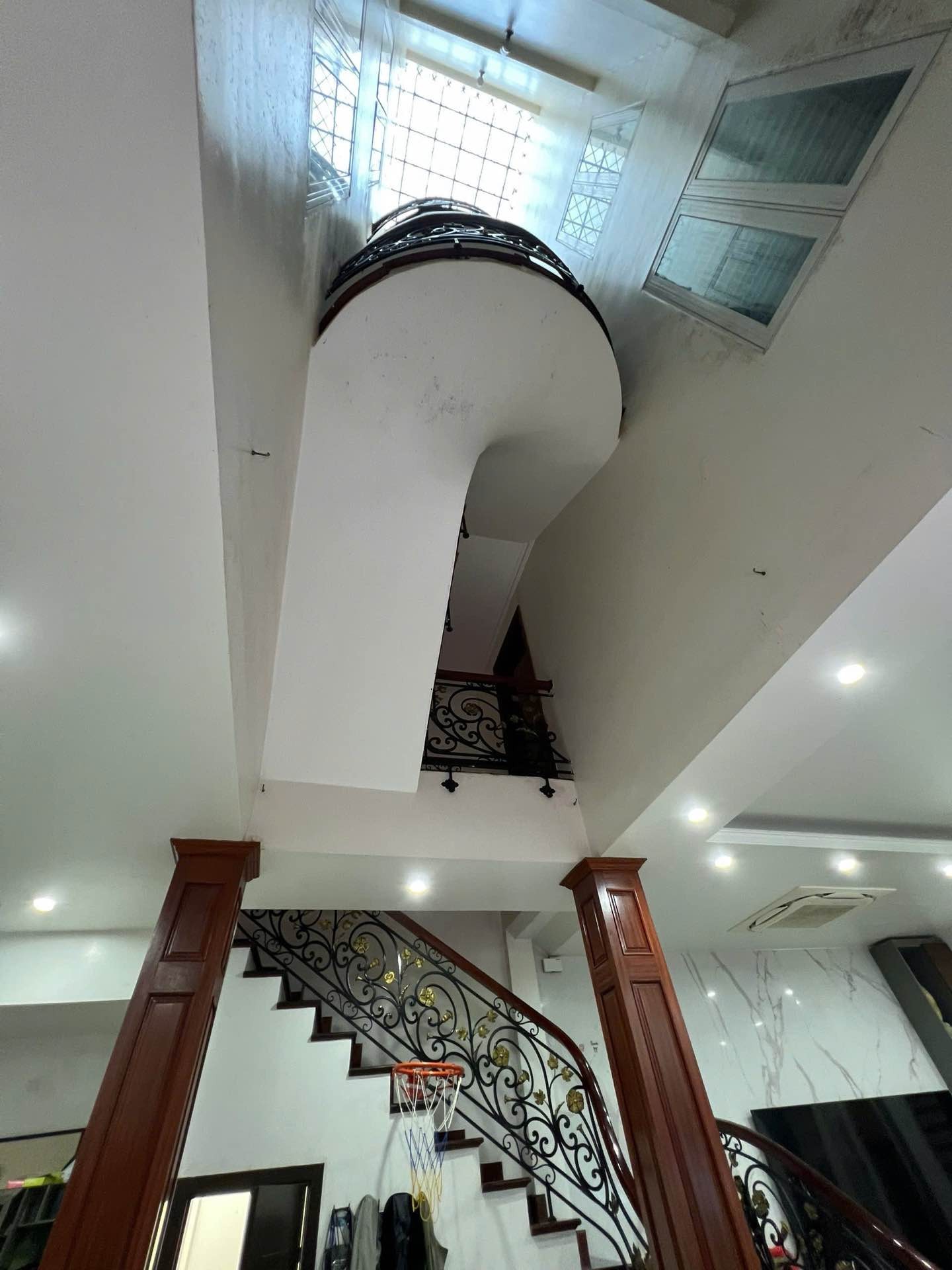 Bán nhà Trịnh Đình Cửu - diện tích 96m2 4 tầng - Nhà đẹp hiếm có - giá 20,5 tỷ