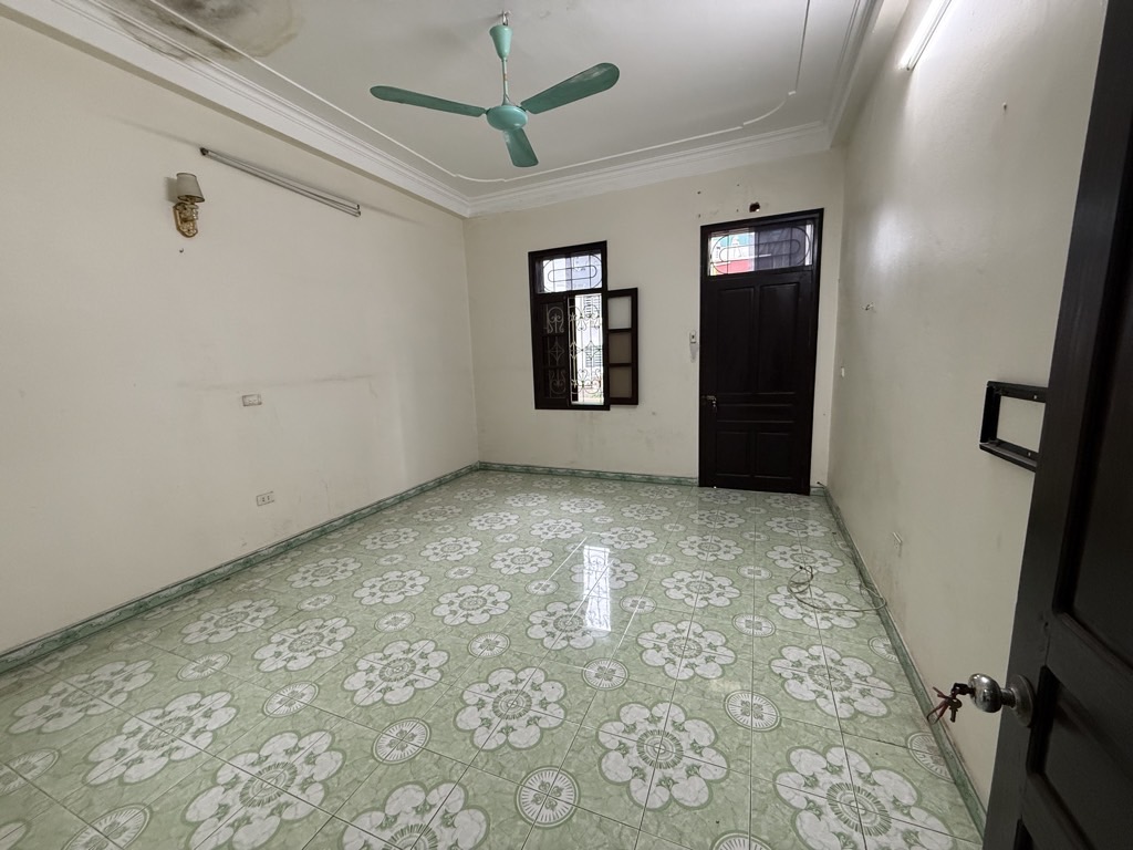 Bán nhà Trương Định - diện tích 36m2 3 tầng - ô tô vào tận cửa - giá 11,7 tỷ