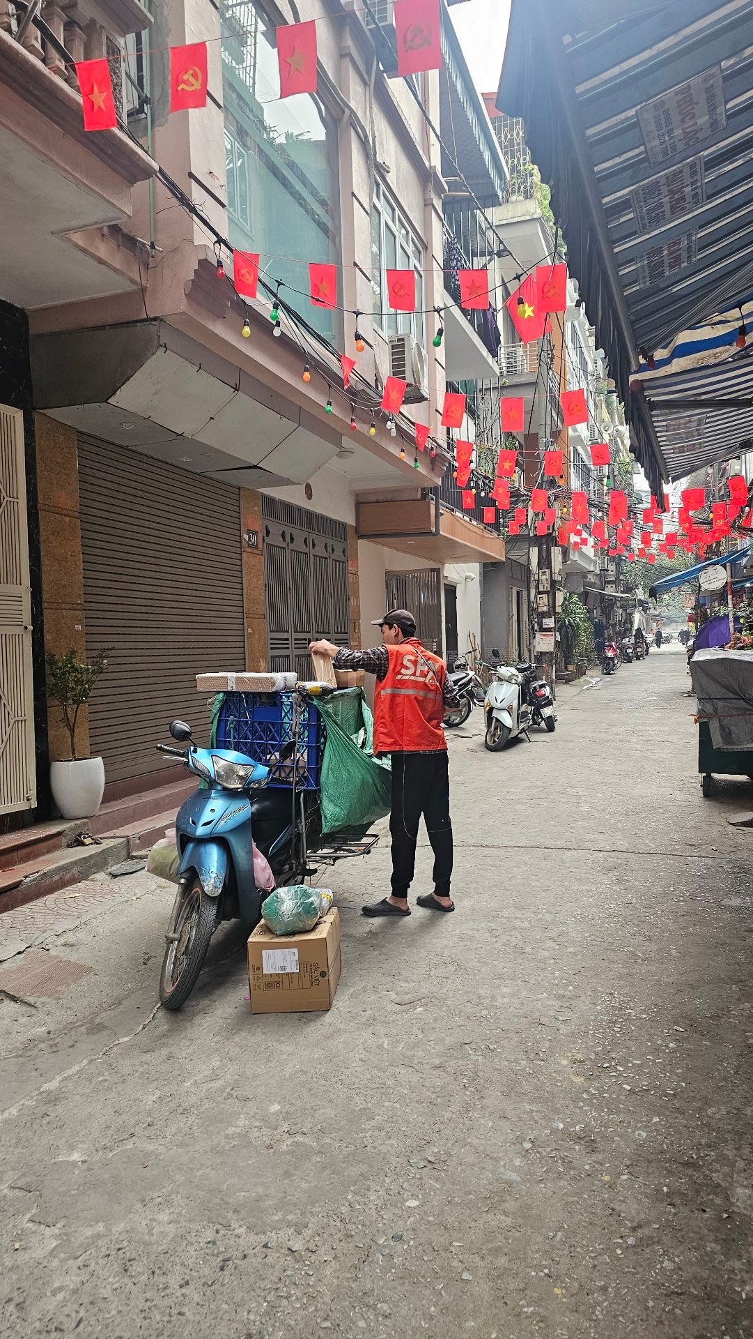 Bán nhà Tân Mai - diện tích 16m2 5 tầng - Nhà đẹp đủ đồ nội thất ở ngay - giá 3,15 tỷ