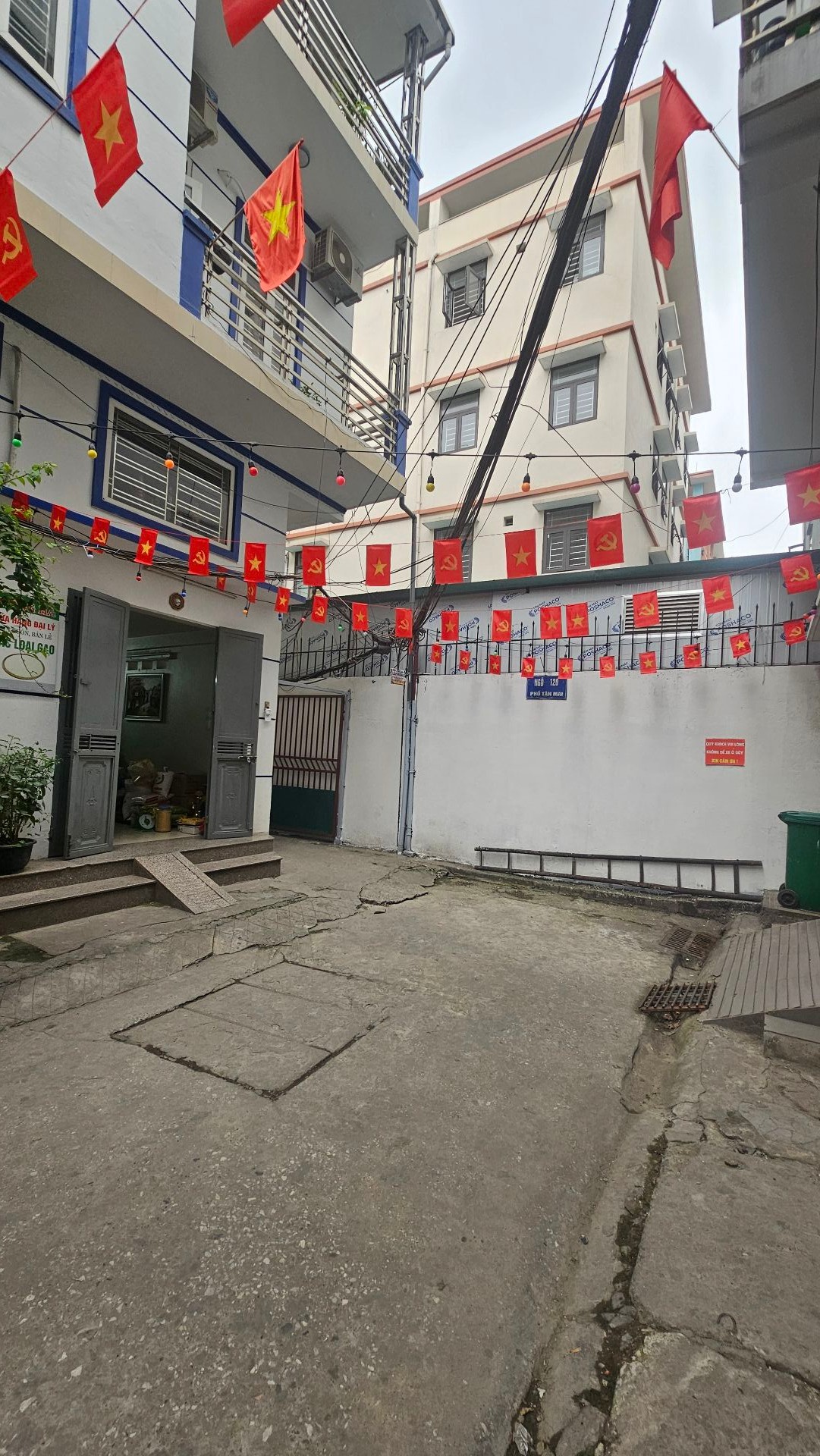 Bán nhà Tân Mai - diện tích 16m2 5 tầng - Nhà đẹp đủ đồ nội thất ở ngay - giá 3,15 tỷ