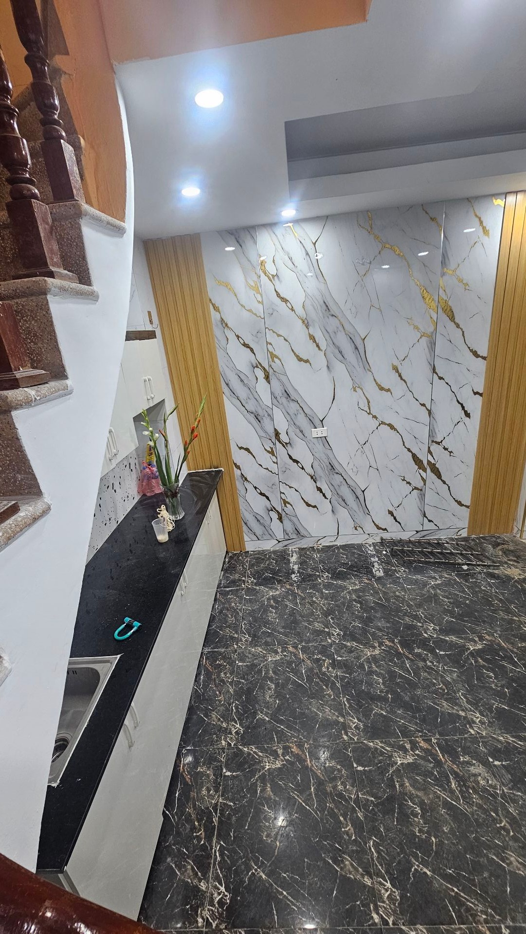 Bán nhà Tân Mai - diện tích 16m2 5 tầng - Nhà đẹp đủ đồ nội thất ở ngay - giá 3,15 tỷ