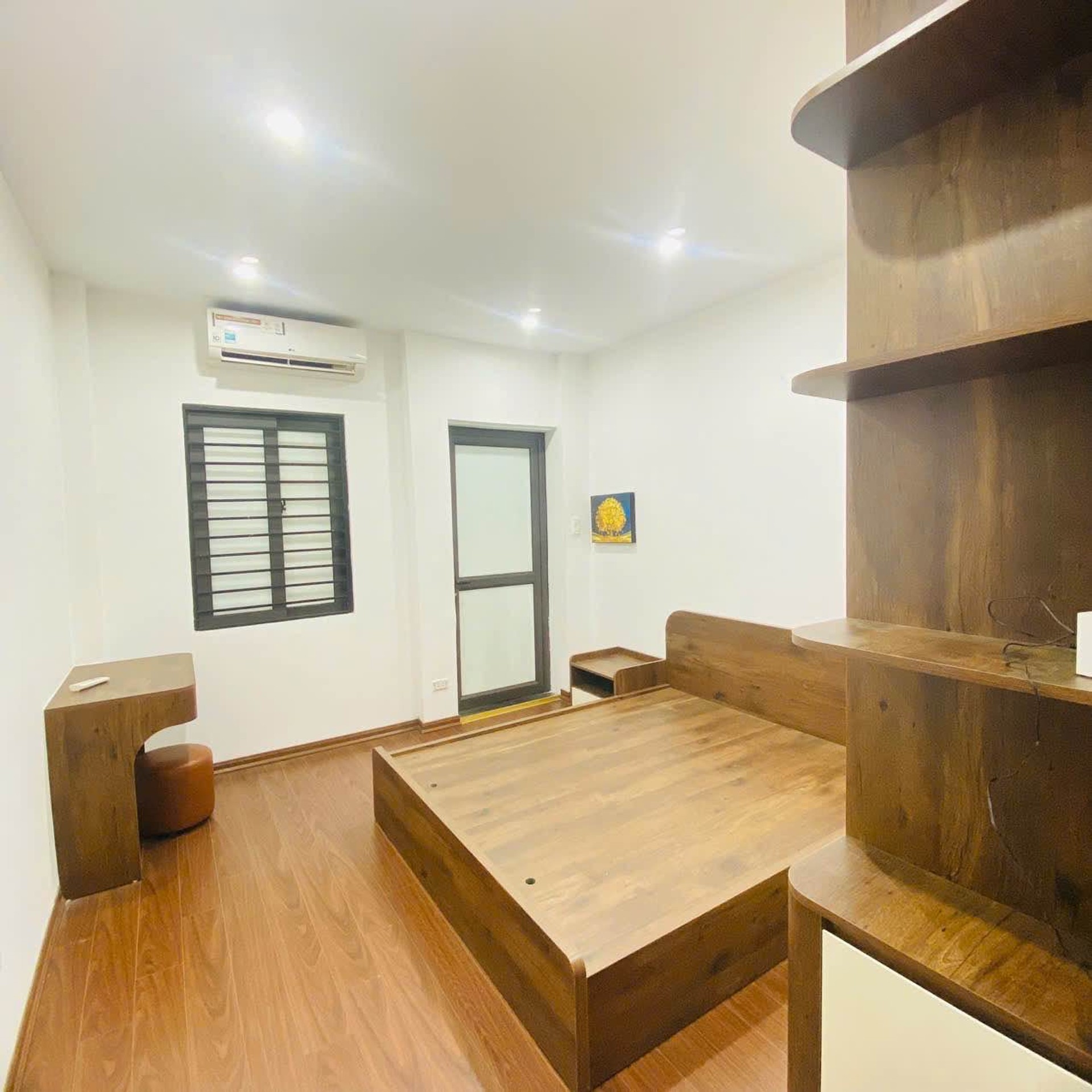 Bán nhà Tân Mai - diện tích 30m2 3 tầng - Nhà đẹp ở luôn - giá 6 tỷ