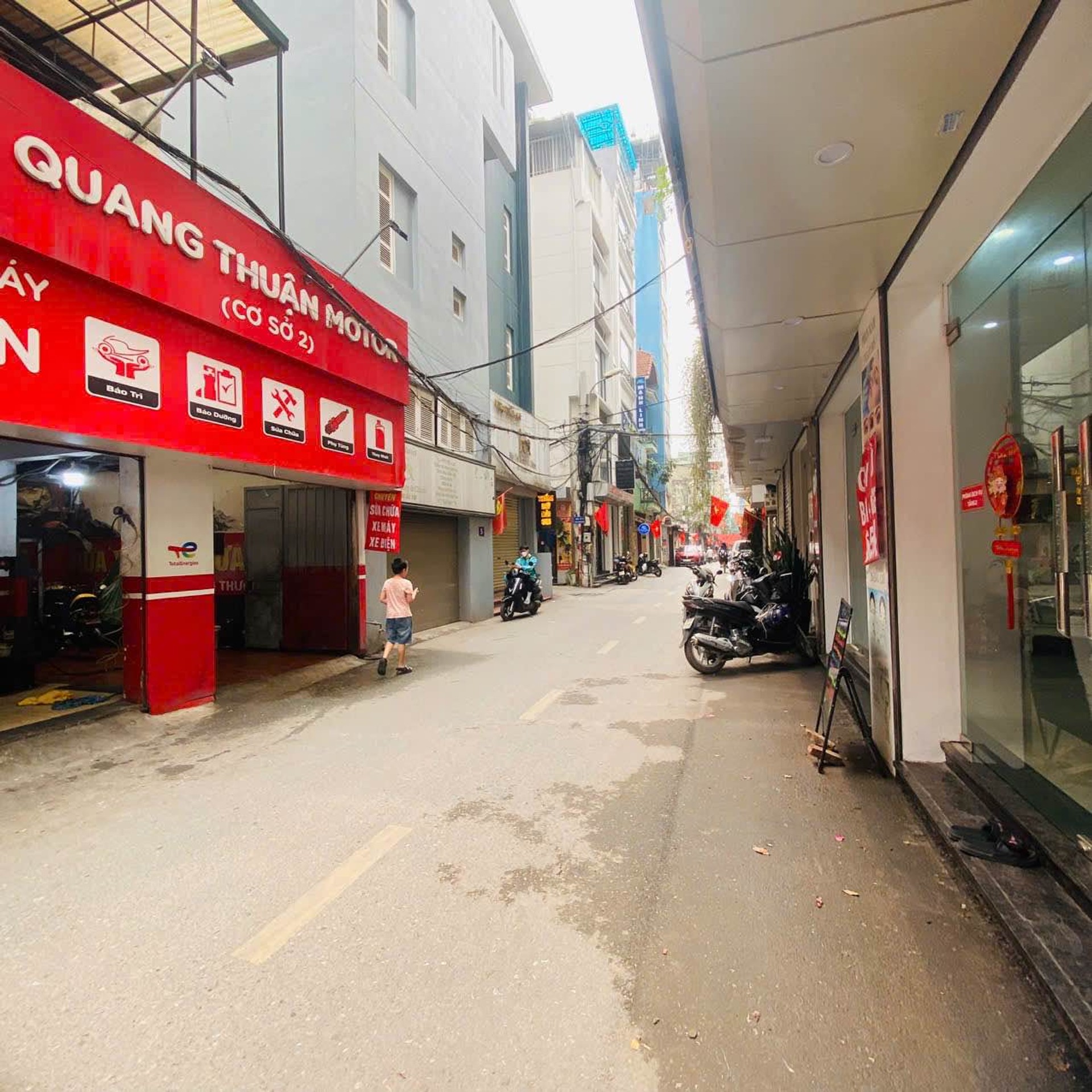 Bán nhà Tân Mai - diện tích 30m2 3 tầng - Nhà đẹp ở luôn - giá 6 tỷ