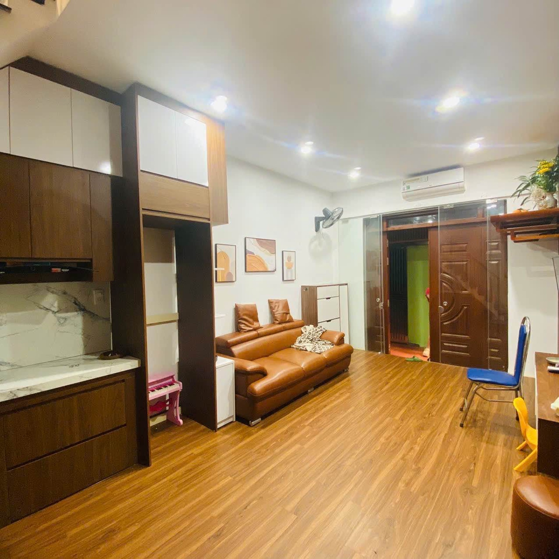Bán nhà Tân Mai - diện tích 30m2 3 tầng - Nhà đẹp ở luôn - giá 6 tỷ