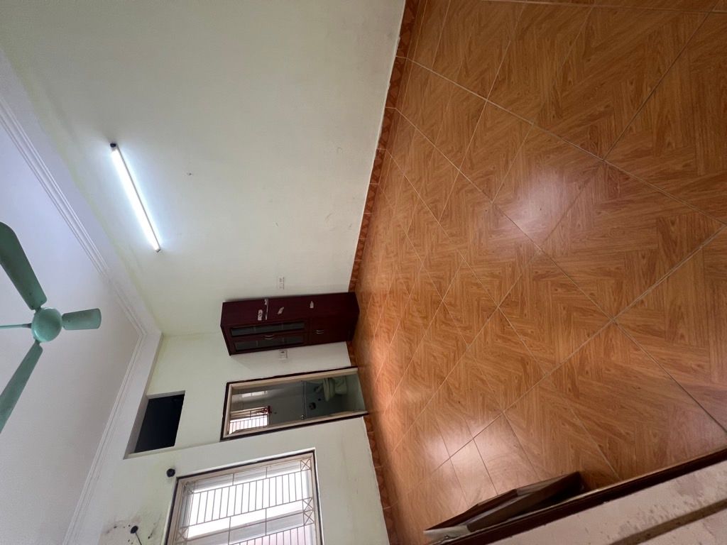 Bán nhà Âu Cơ - diện tích 134m2 3 tầng - Lô góc, 3 mặt thoáng - giá 38 tỷ