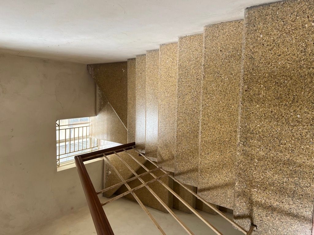 Bán nhà Âu Cơ - diện tích 134m2 3 tầng - Lô góc, 3 mặt thoáng - giá 38 tỷ