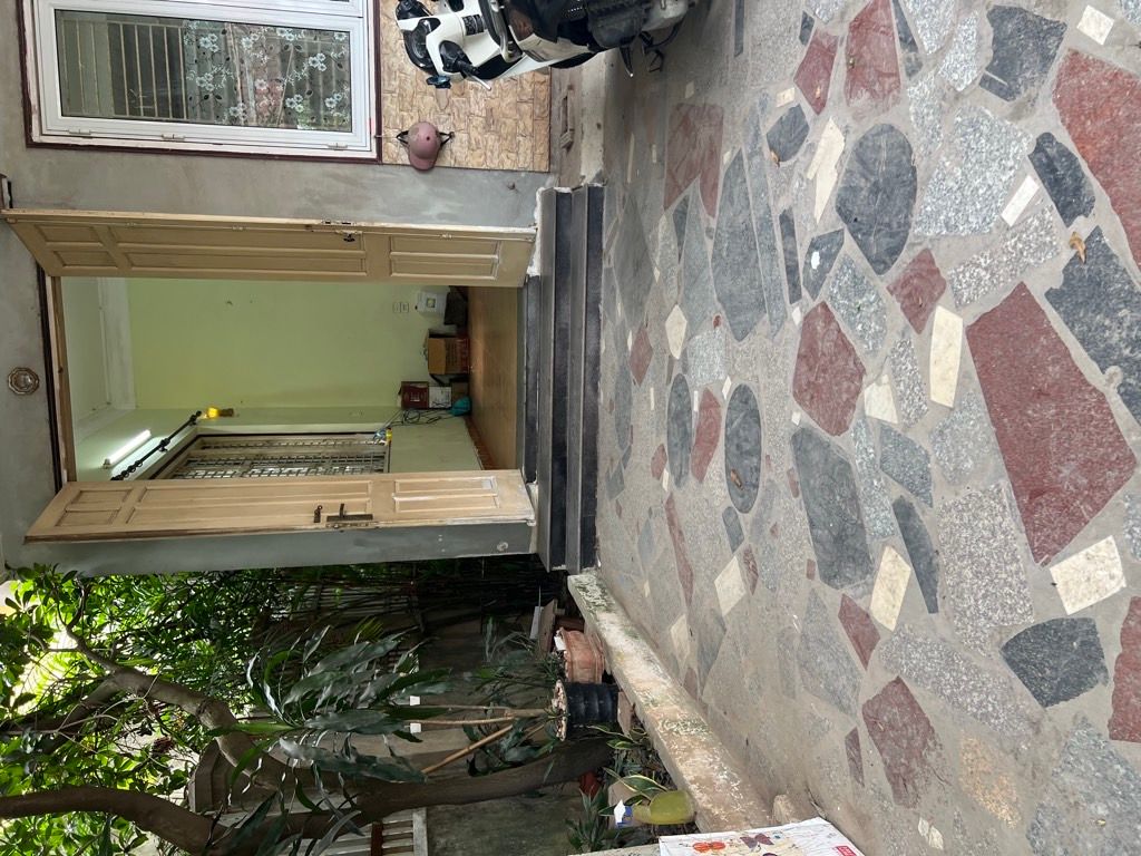 Bán nhà Âu Cơ - diện tích 134m2 3 tầng - Lô góc, 3 mặt thoáng - giá 38 tỷ