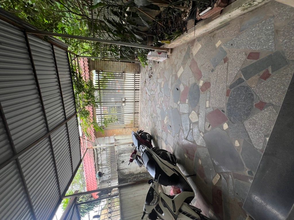 Bán nhà Âu Cơ - diện tích 134m2 3 tầng - Lô góc, 3 mặt thoáng - giá 38 tỷ