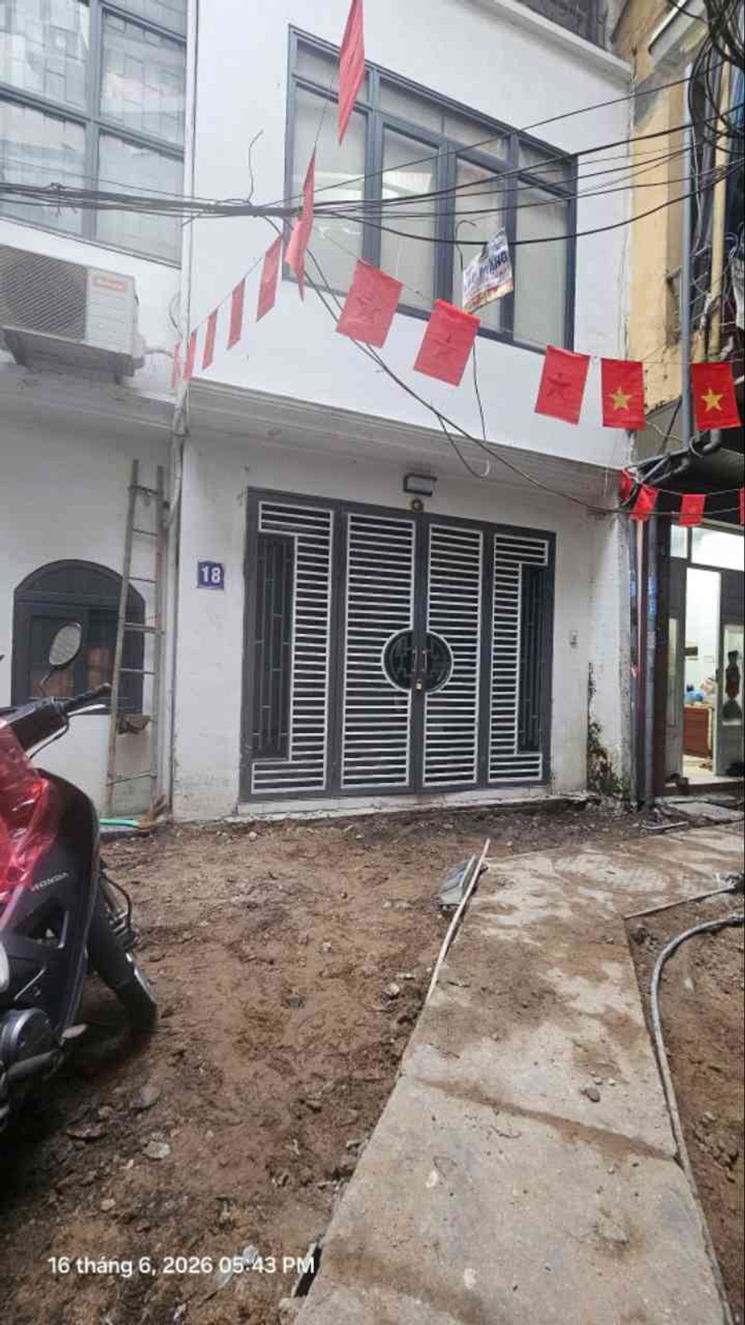 Bán nhà Trần Khát Chân - diện tích 39m2 3 tầng - Hàng hiếm - giá 9,1 tỷ