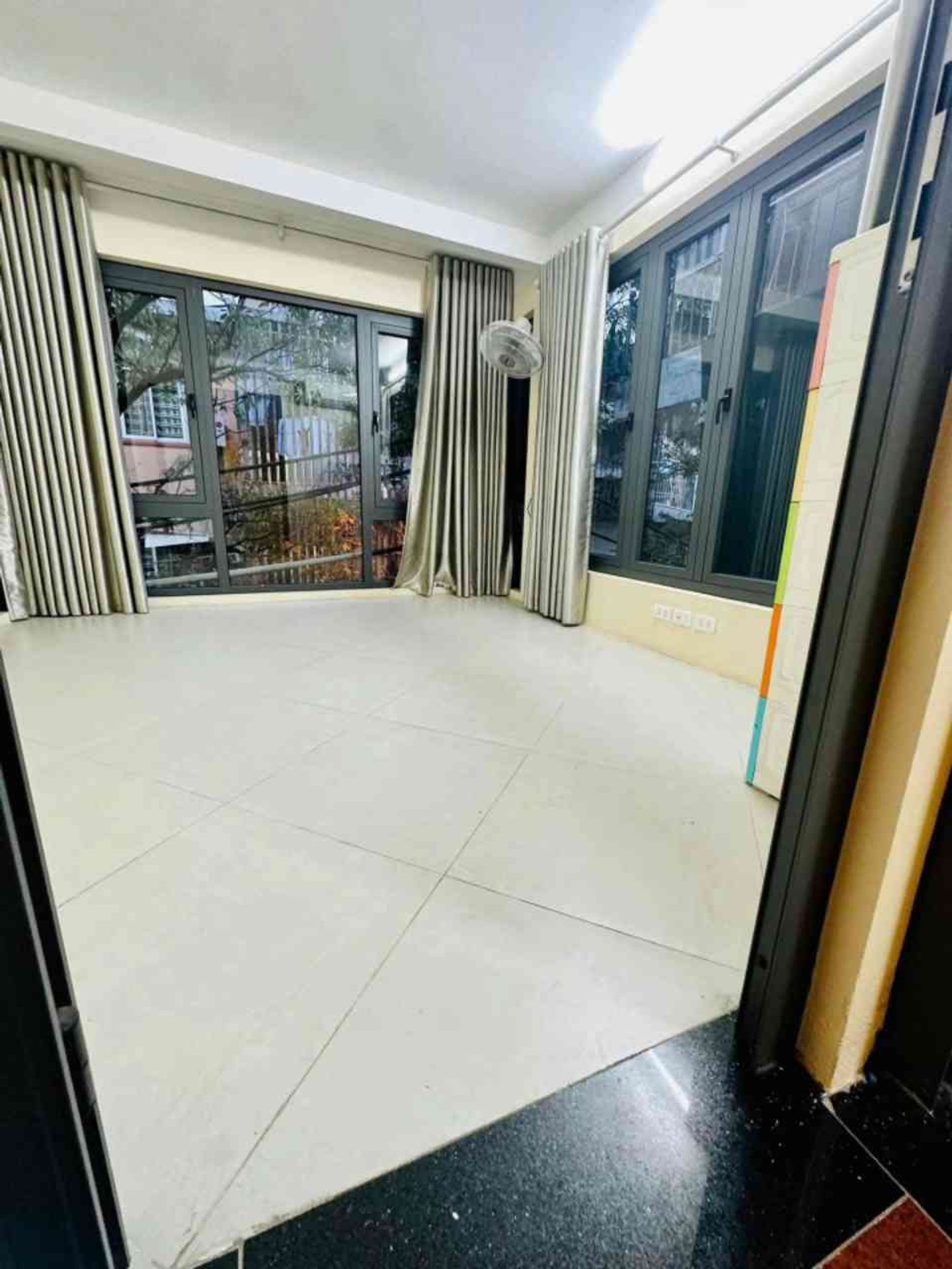 Bán nhà Bùi Ngọc Dương - diện tích 55m2 4 tầng - Lô góc mặt tiền khủng 12,8m - giá 10,5 tỷ