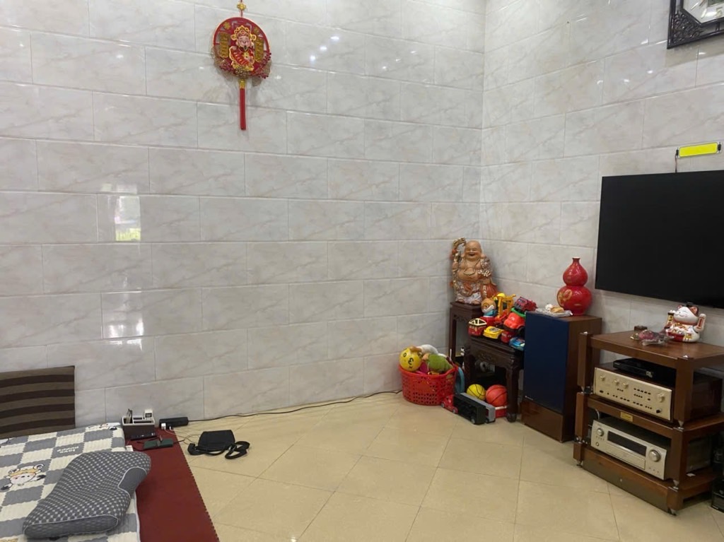 Bán nhà Đường Láng - diện tích 90m2 2 tầng - Mặt phố đắc địa - giá 26,9 tỷ