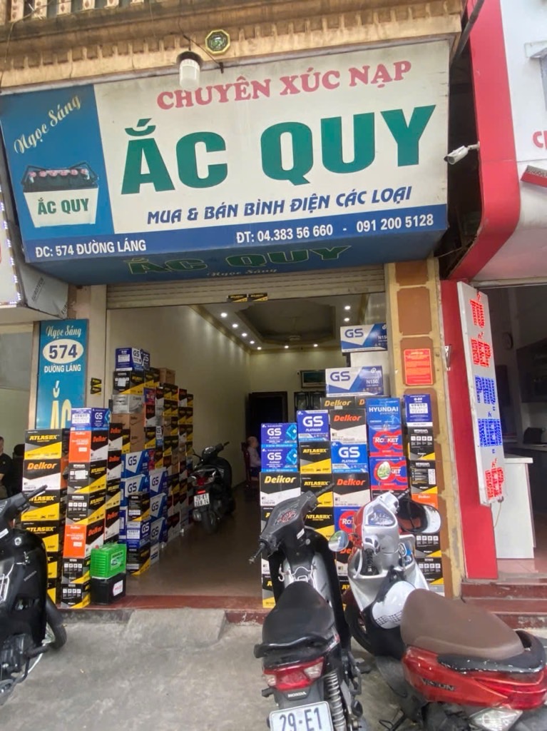 Bán nhà Đường Láng - diện tích 90m2 2 tầng - Mặt phố đắc địa - giá 26,9 tỷ