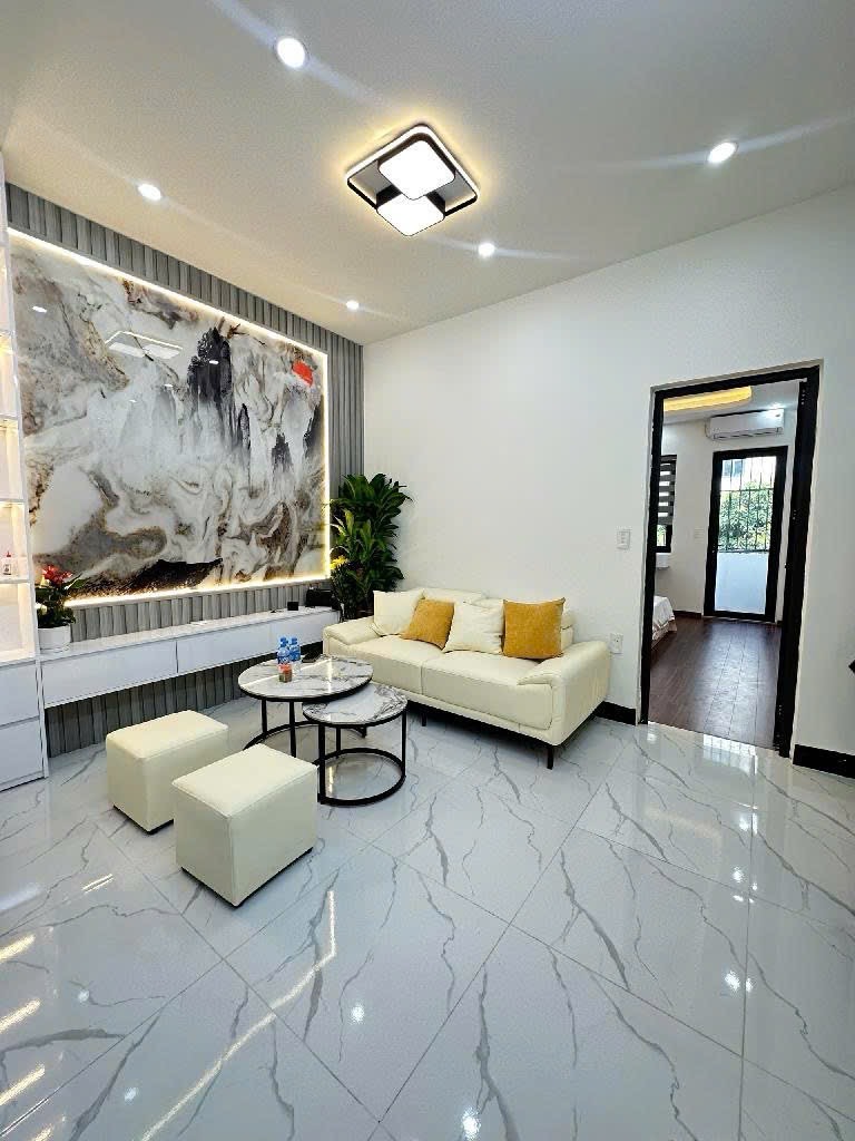 Bán nhà Vĩnh Tuy - diện tích 120m2 2 tầng - Nội thất xịn, vừa ở vừa cho thuê - giá 5,7 tỷ